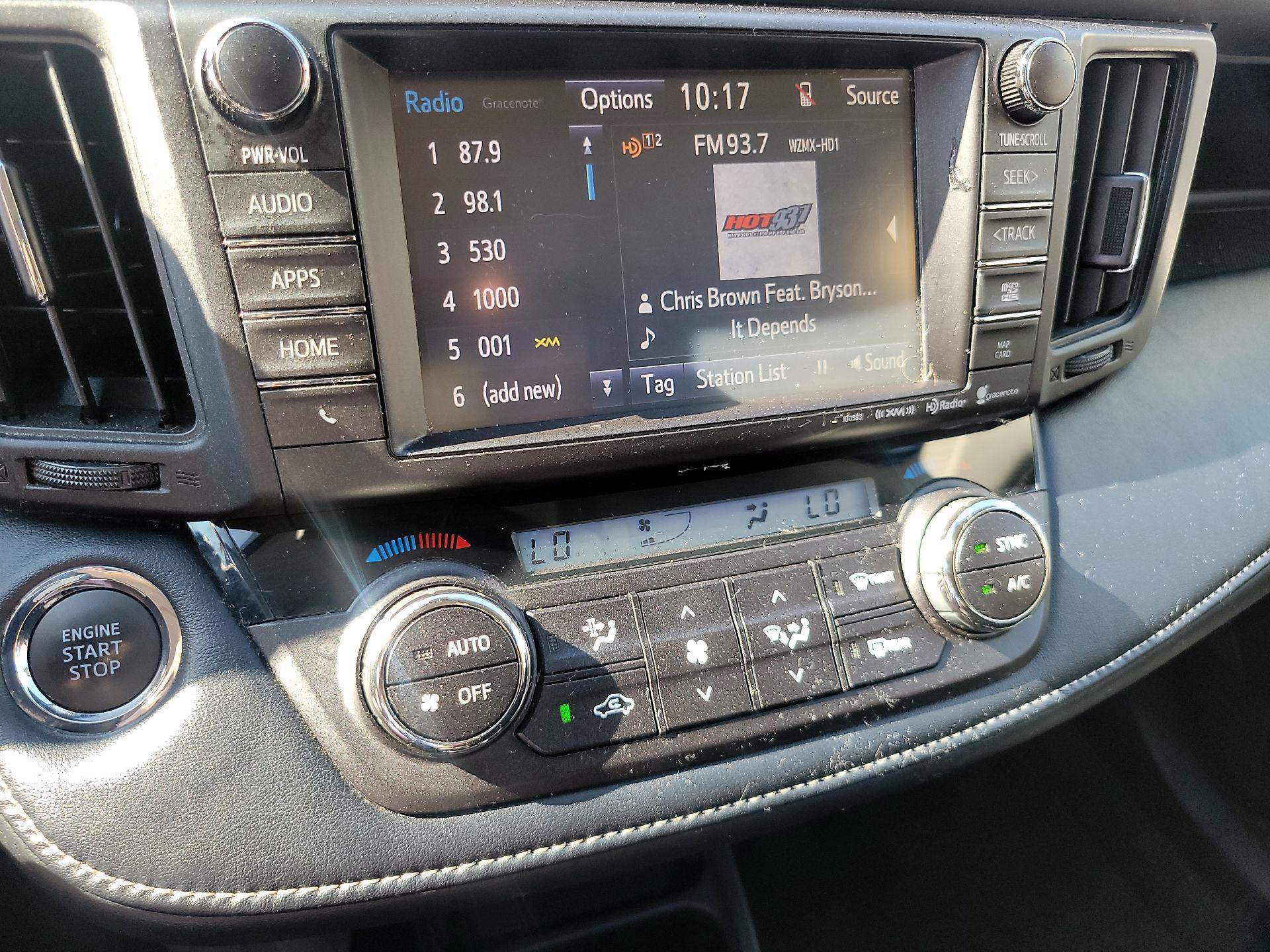 Thumbnail: 2018 Toyota RAV4 - 15