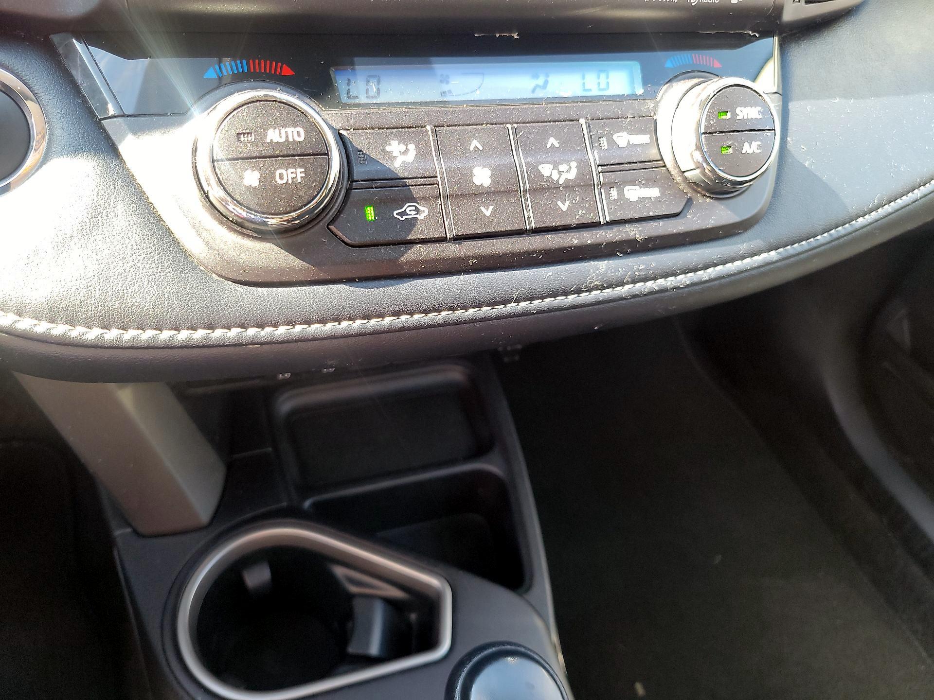 Thumbnail: 2018 Toyota RAV4 - 16