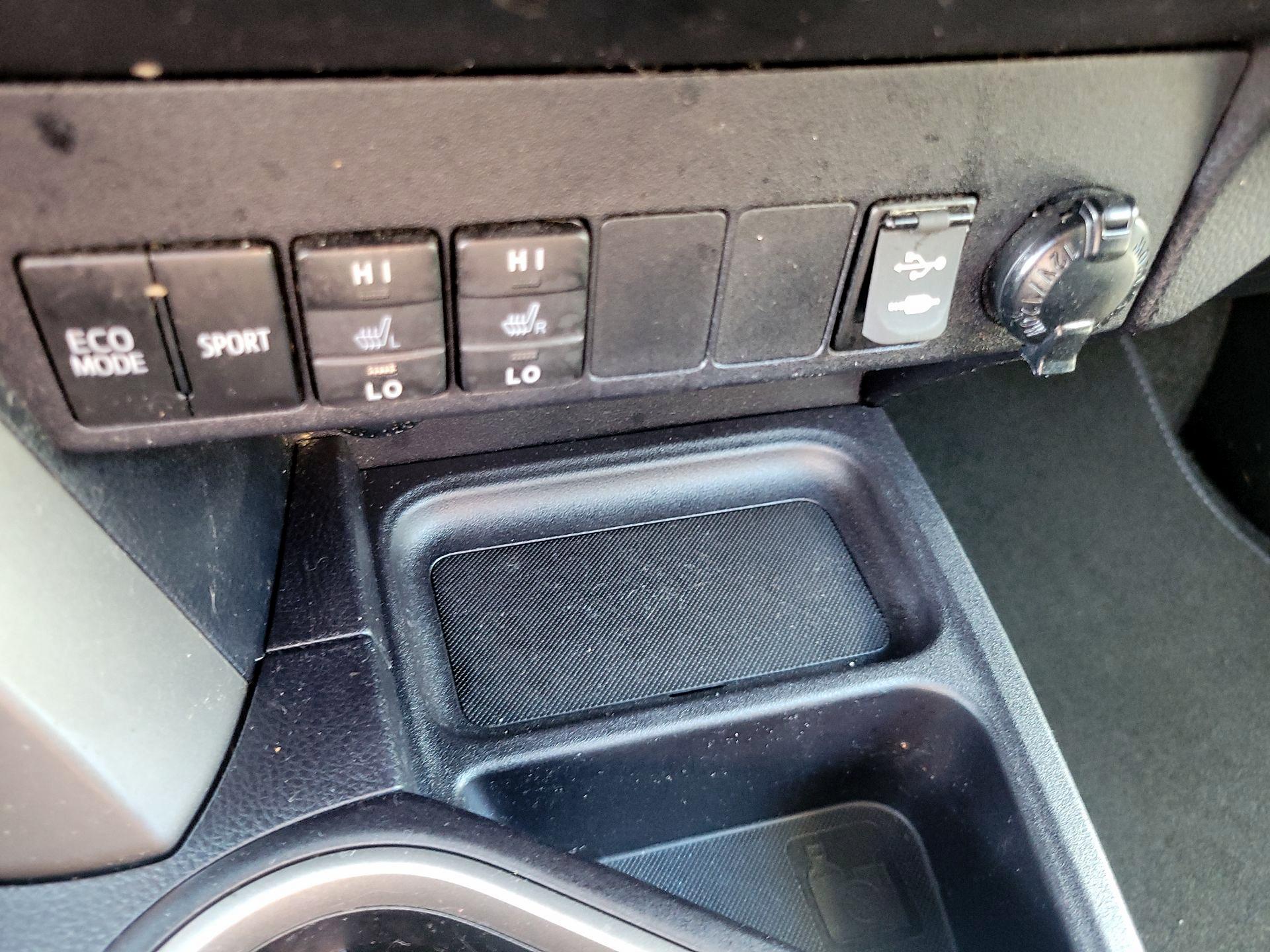 Thumbnail: 2018 Toyota RAV4 - 18