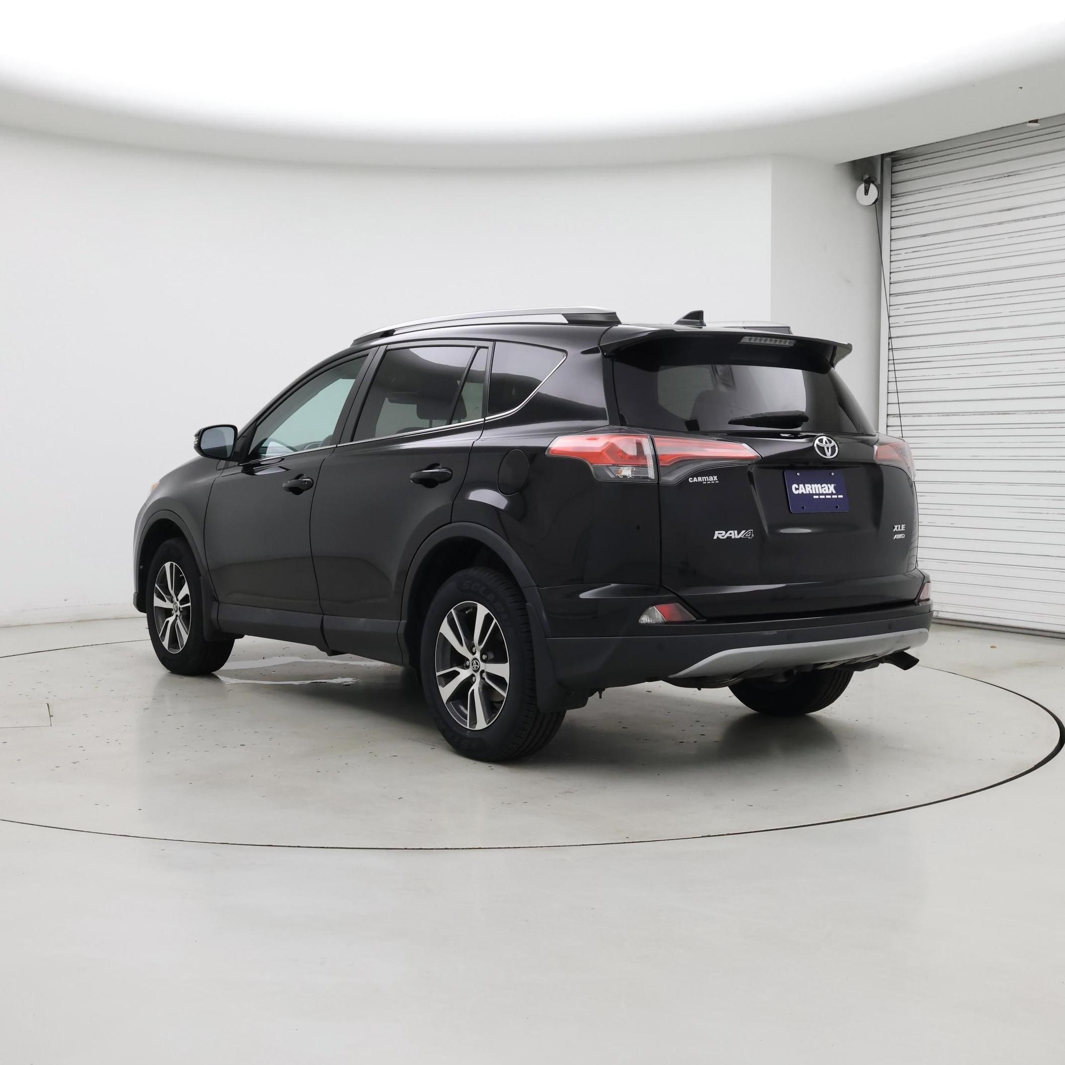 Thumbnail: 2018 Toyota RAV4 - 2