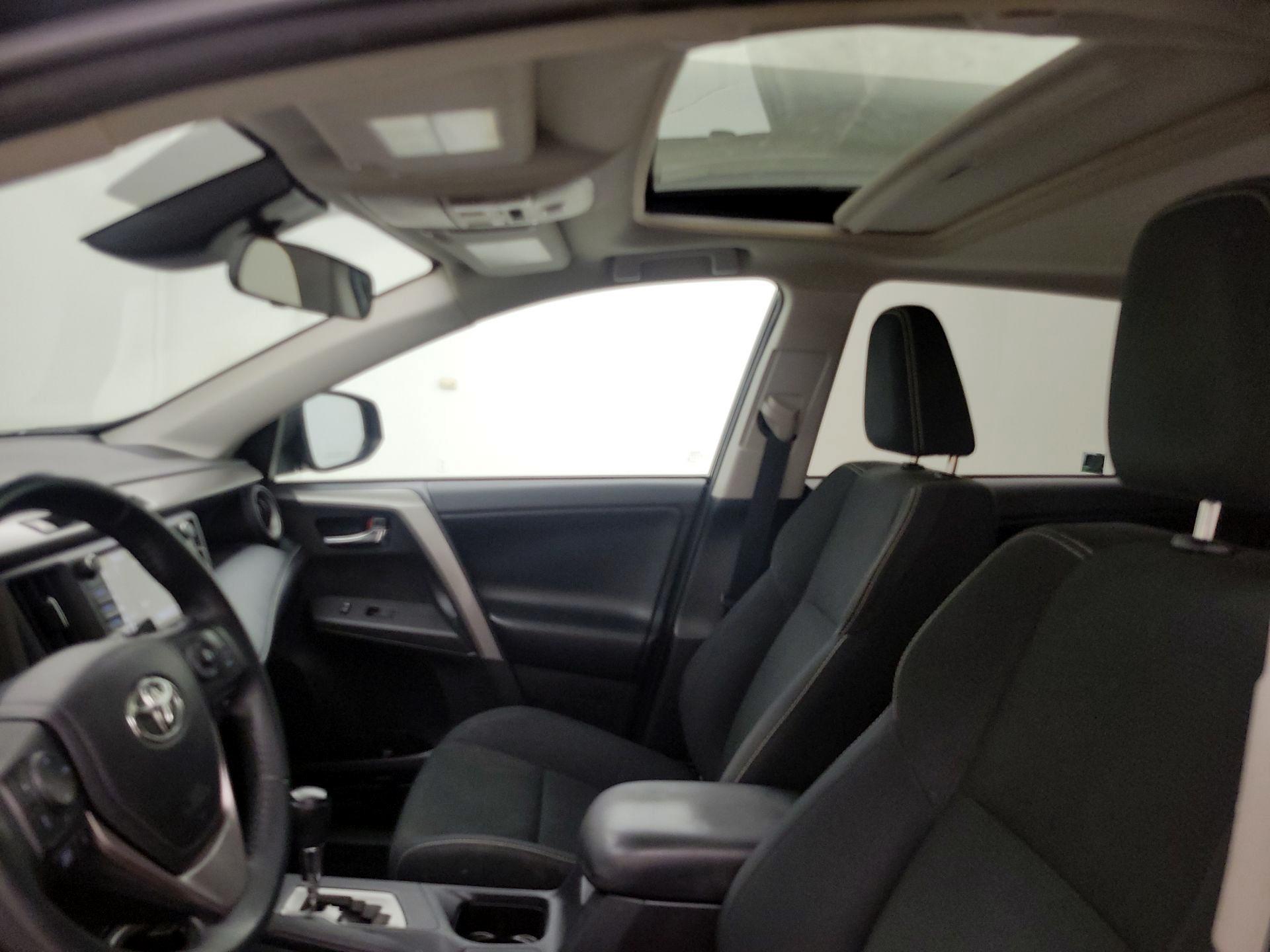 Thumbnail: 2018 Toyota RAV4 - 19