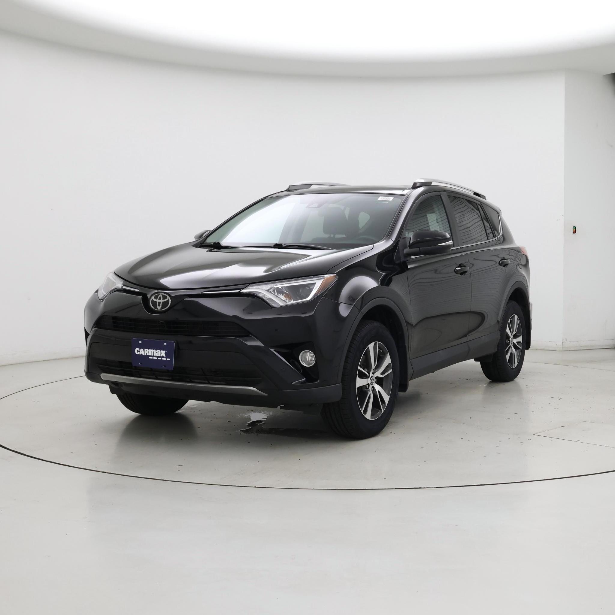 Thumbnail: 2018 Toyota RAV4 - 4