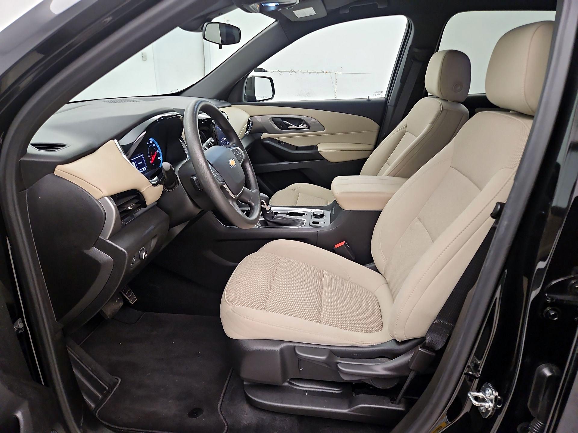Thumbnail: 2023 Chevrolet Traverse - 11