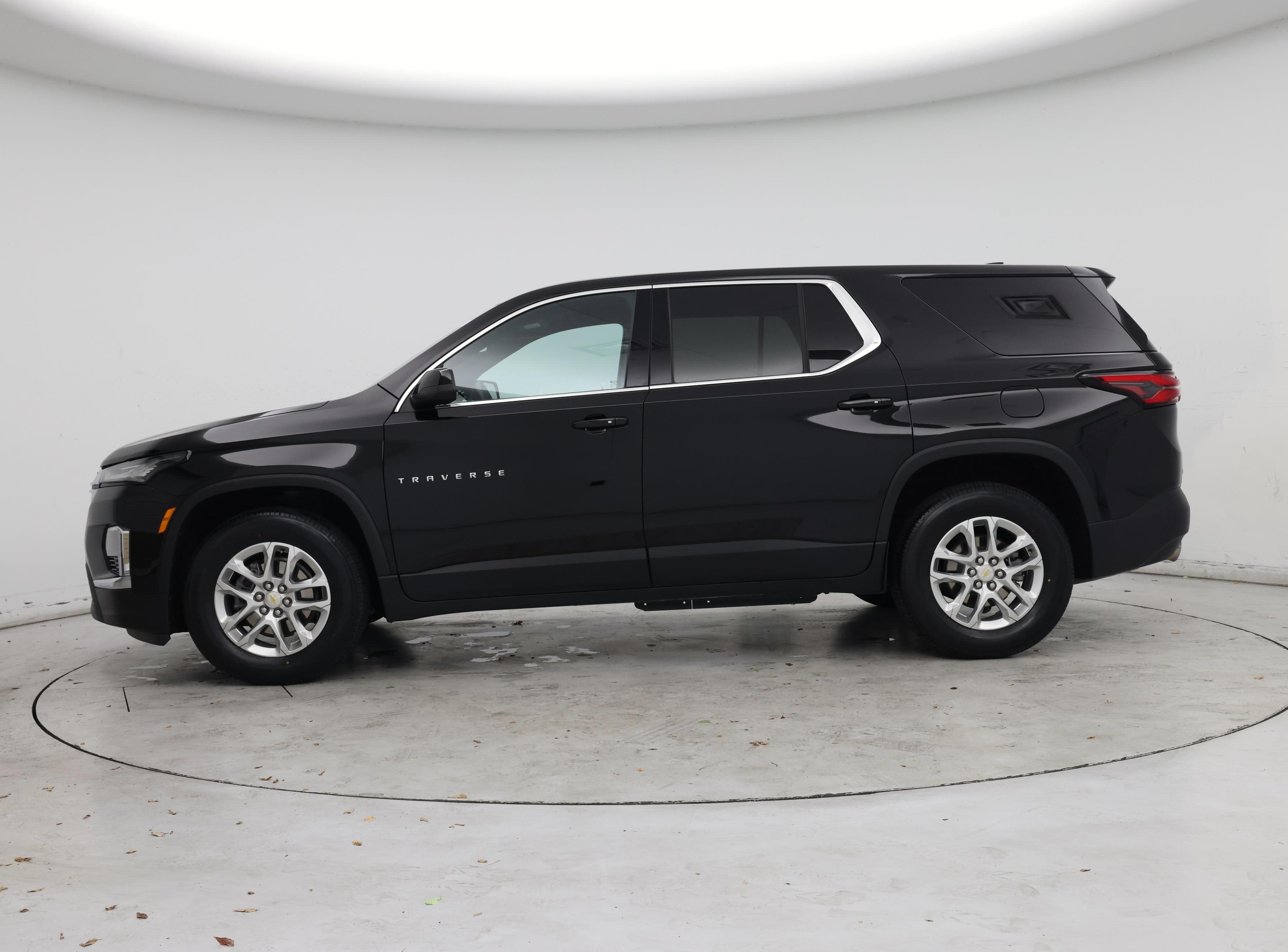 Thumbnail: 2023 Chevrolet Traverse - 3