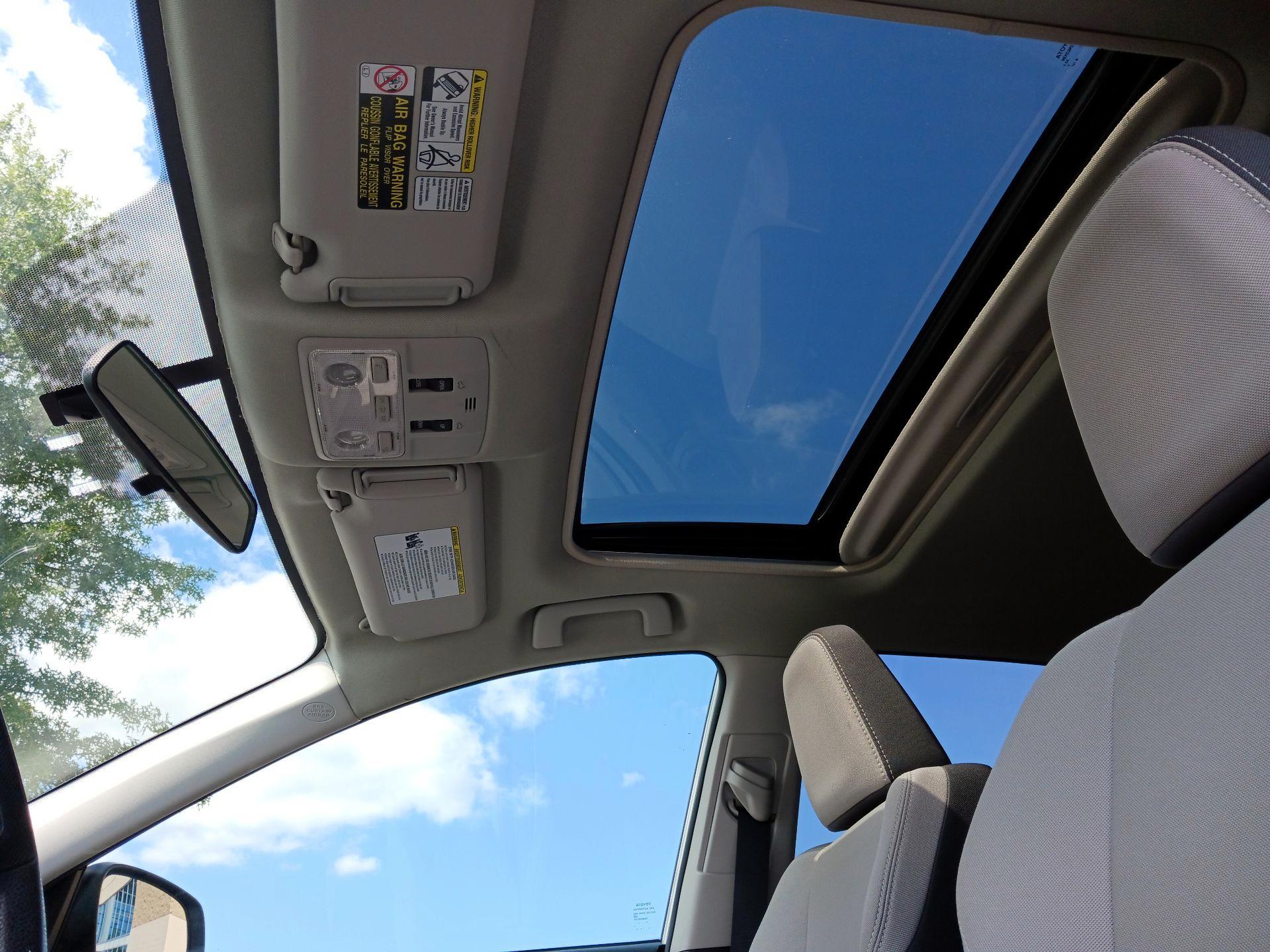 Thumbnail: 2015 Toyota RAV4 - 18