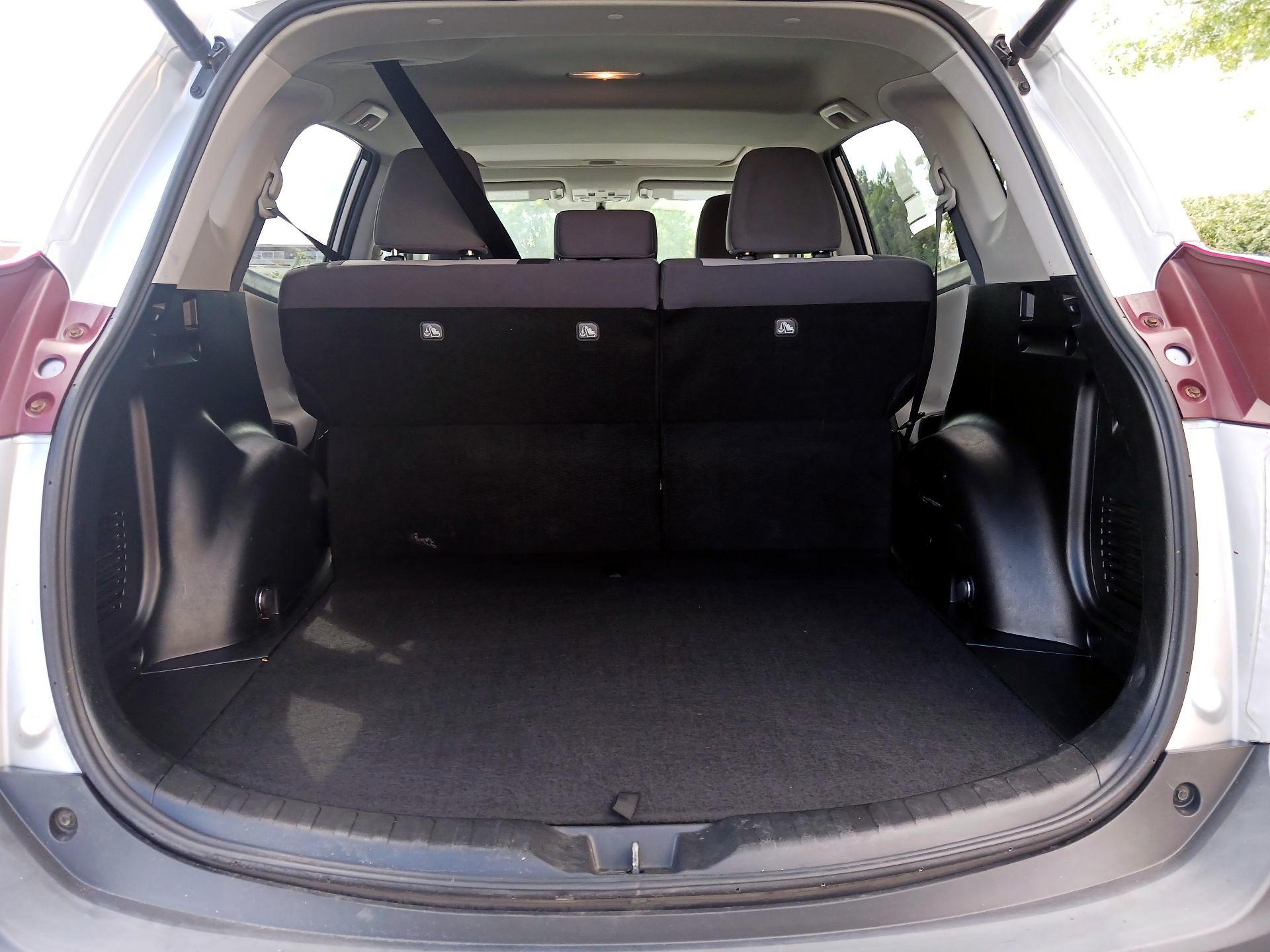 Thumbnail: 2015 Toyota RAV4 - 20