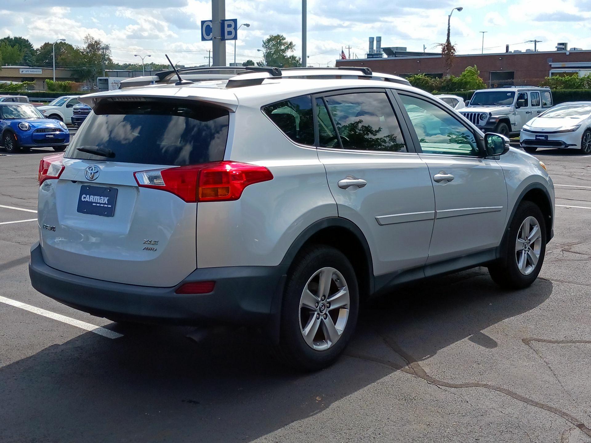 Thumbnail: 2015 Toyota RAV4 - 5
