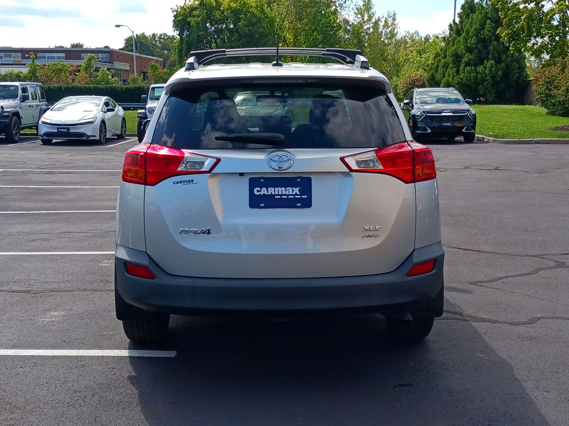Thumbnail: 2015 Toyota RAV4 - 6