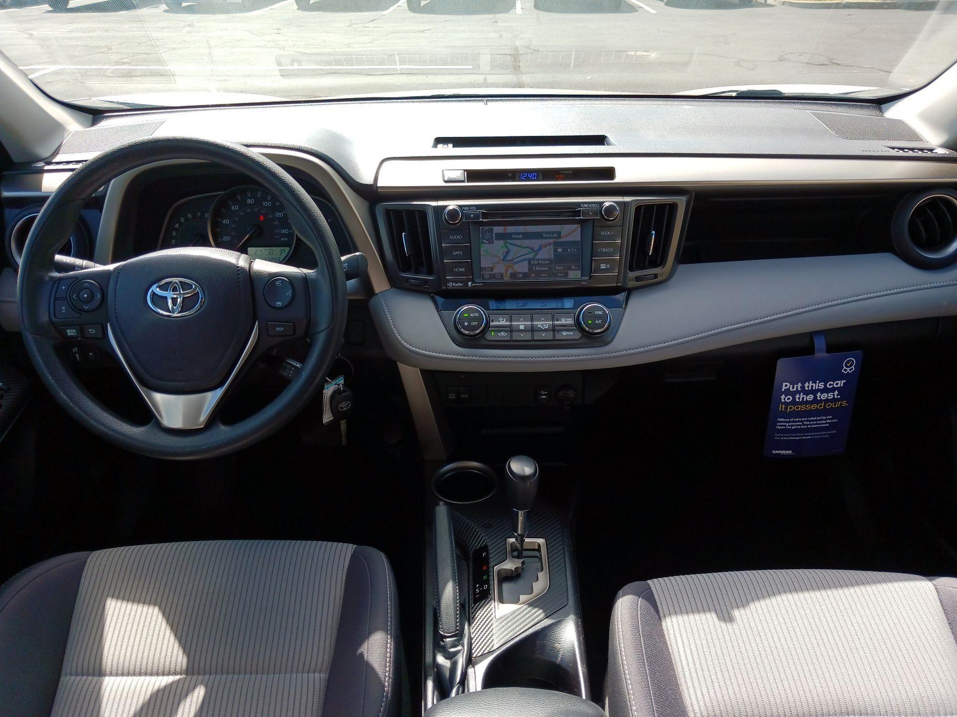Thumbnail: 2015 Toyota RAV4 - 8
