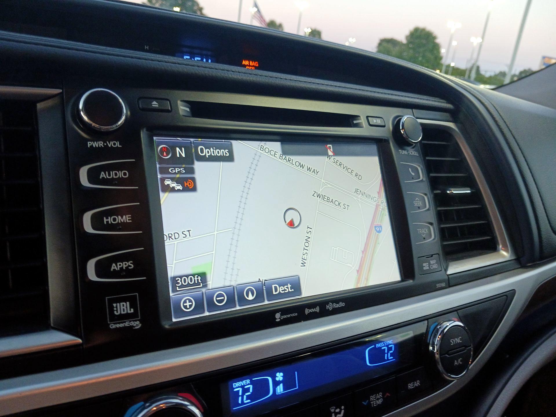 Thumbnail: 2016 Toyota Highlander - 12