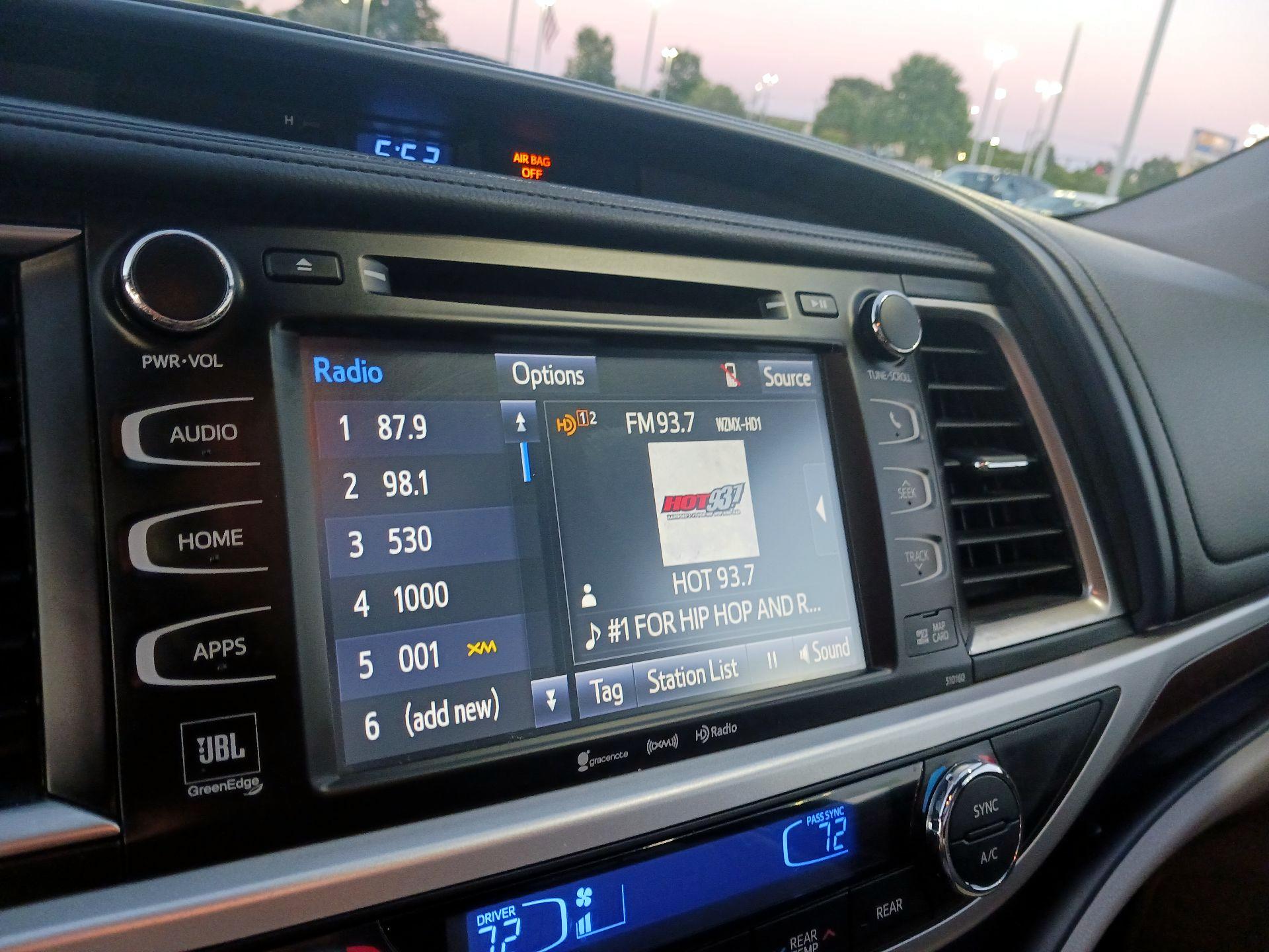 Thumbnail: 2016 Toyota Highlander - 14