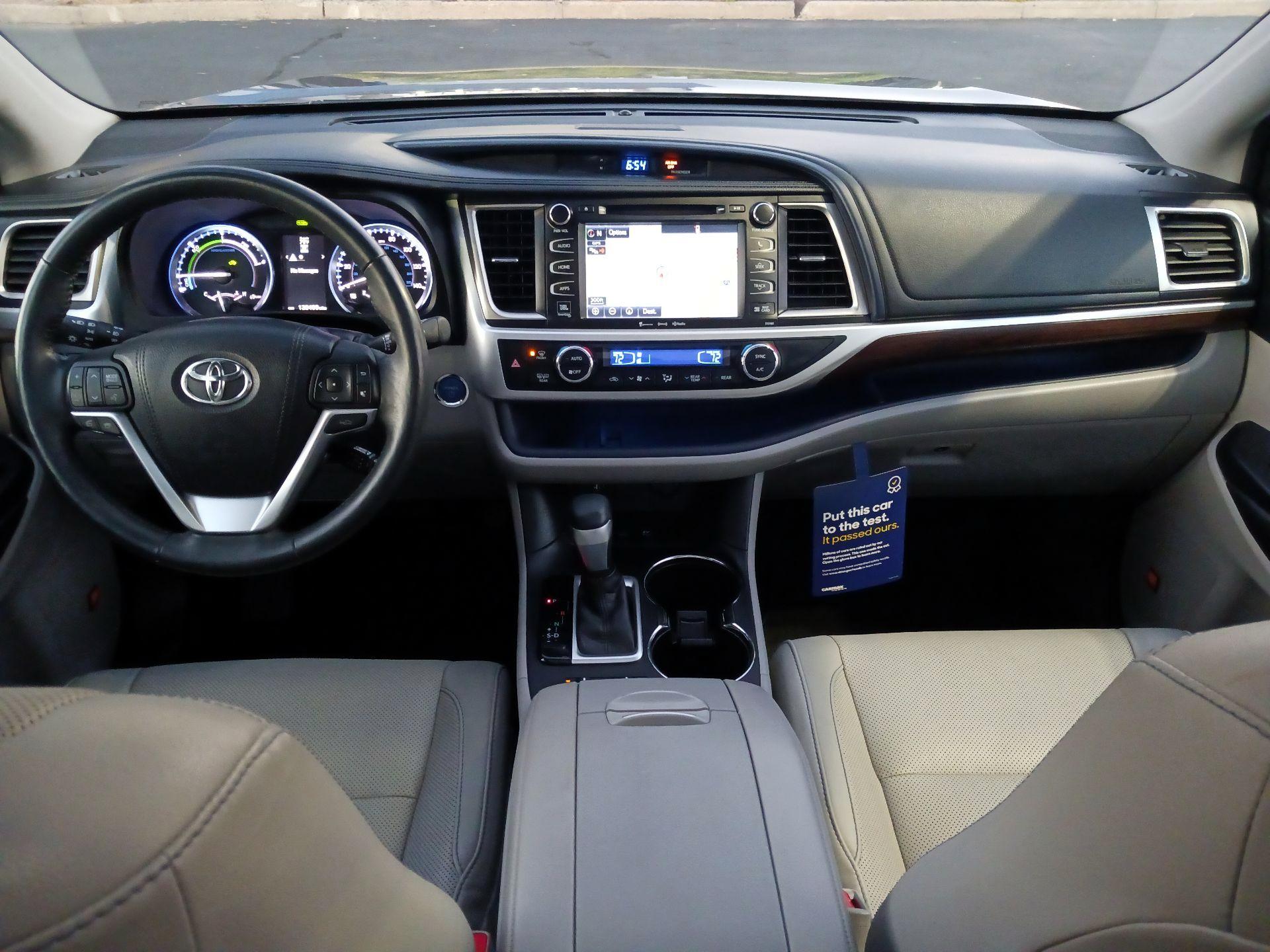 Thumbnail: 2016 Toyota Highlander - 8