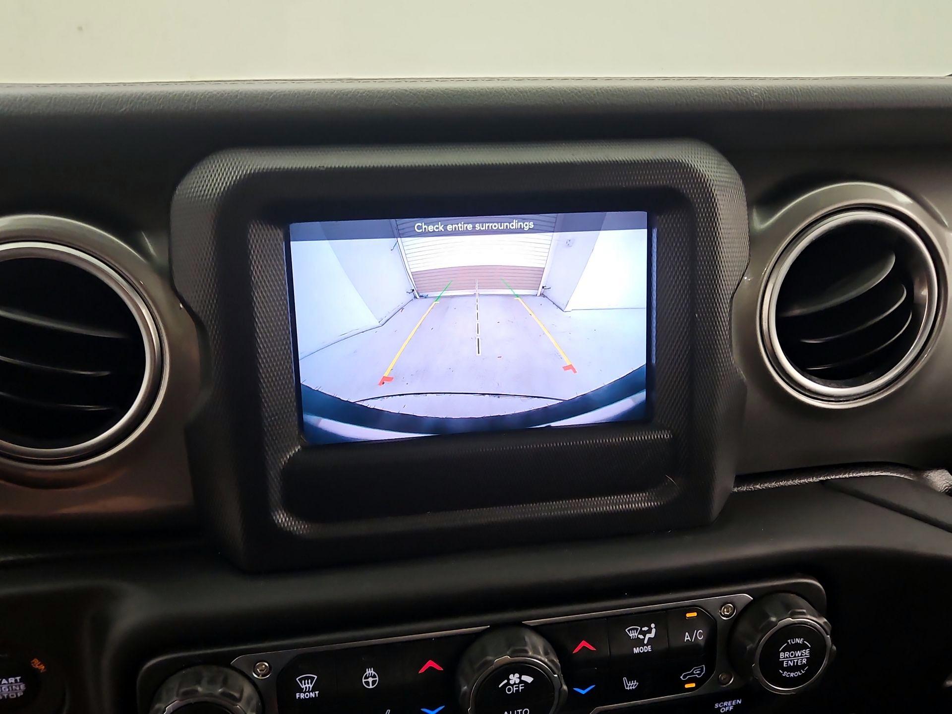 Thumbnail: 2021 Jeep Wrangler - 14