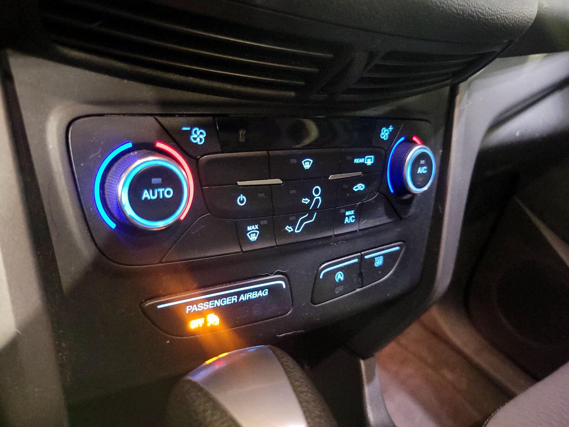 Thumbnail: 2017 Ford Escape - 14