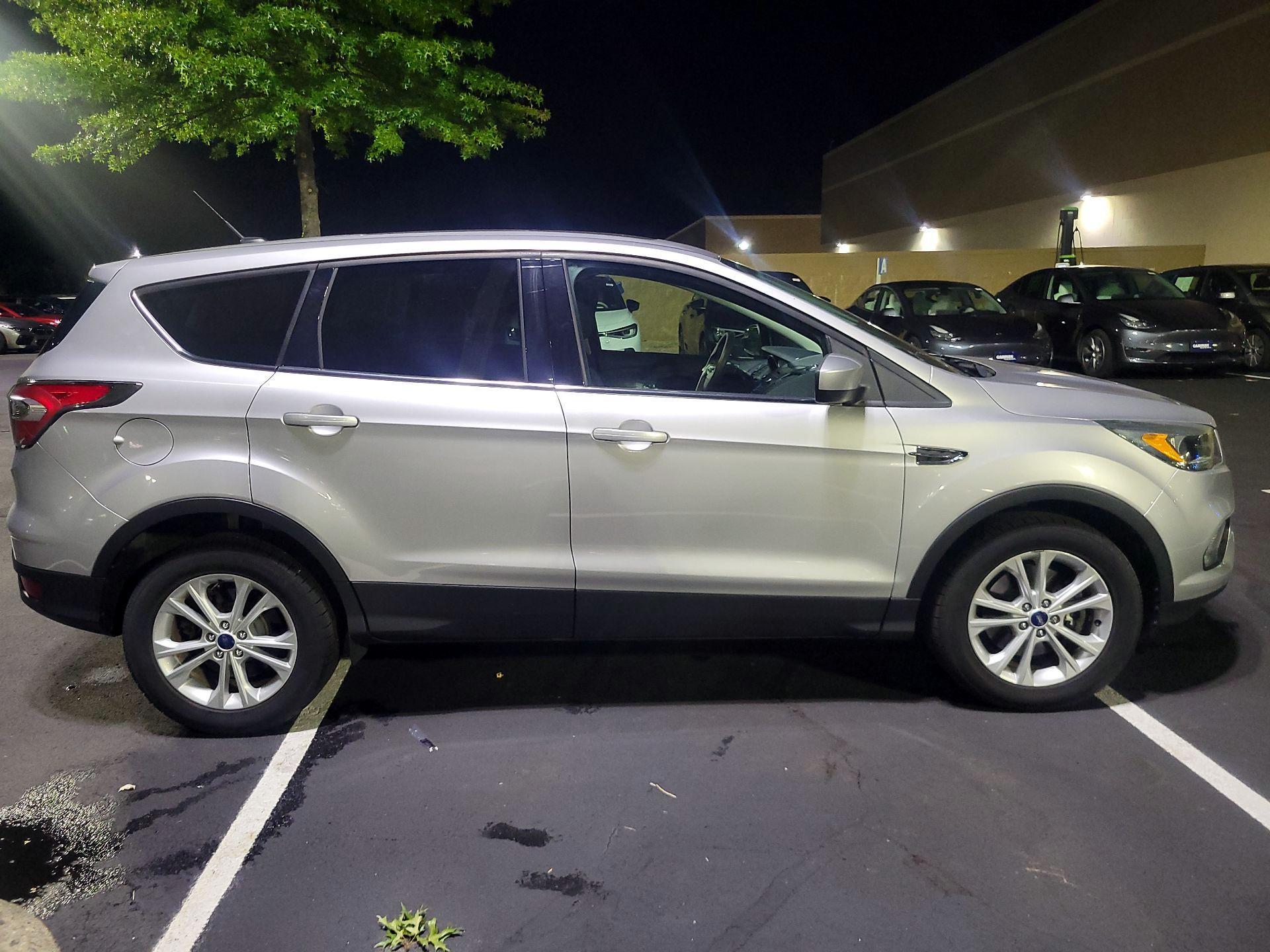 Thumbnail: 2017 Ford Escape - 4