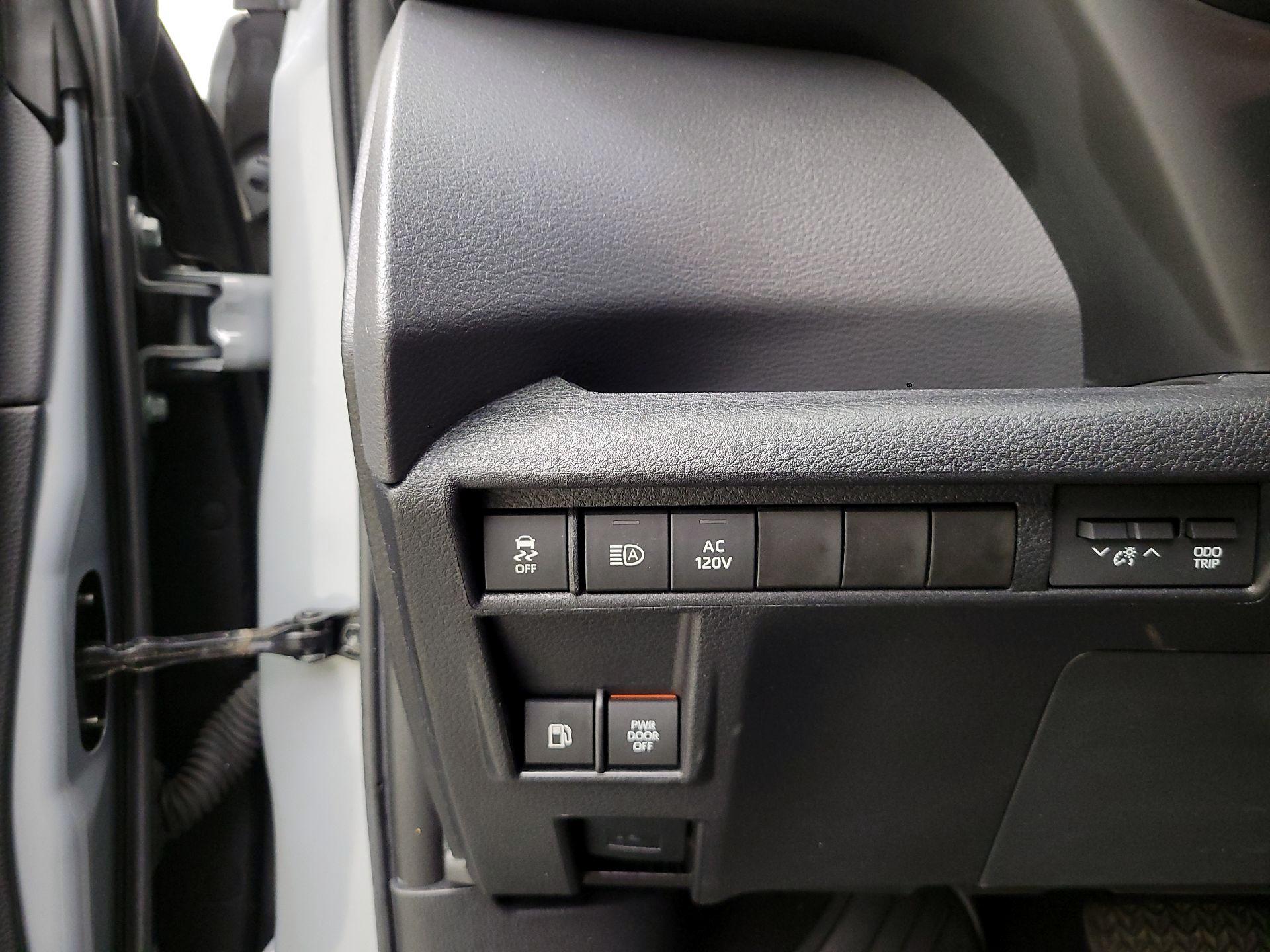 Thumbnail: 2023 Toyota Sienna - 13