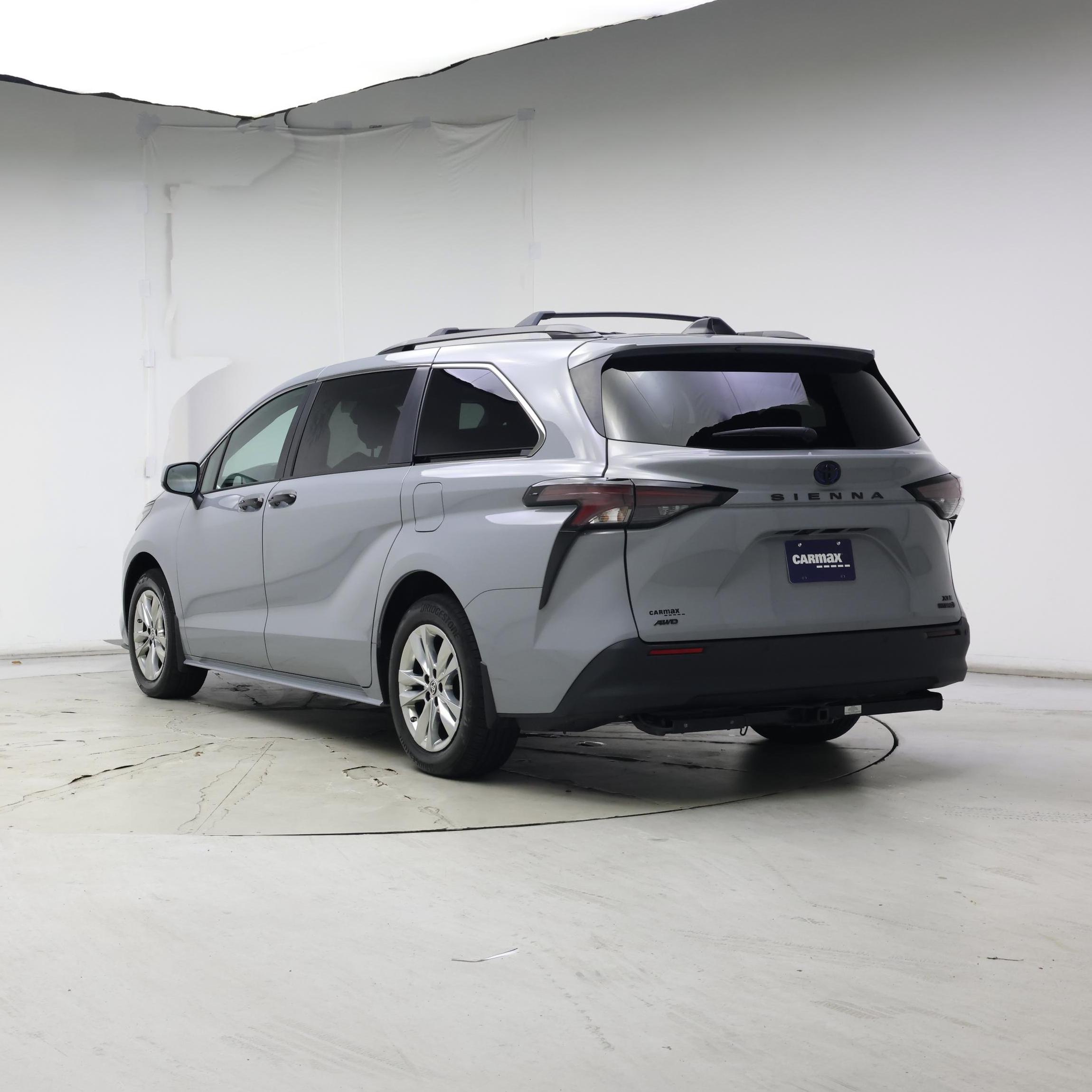 Thumbnail: 2023 Toyota Sienna - 2