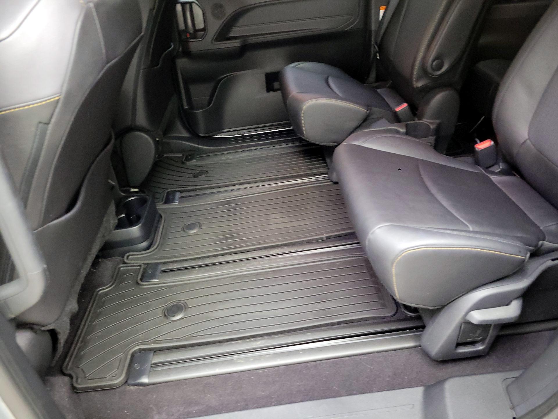 Thumbnail: 2023 Toyota Sienna - 19