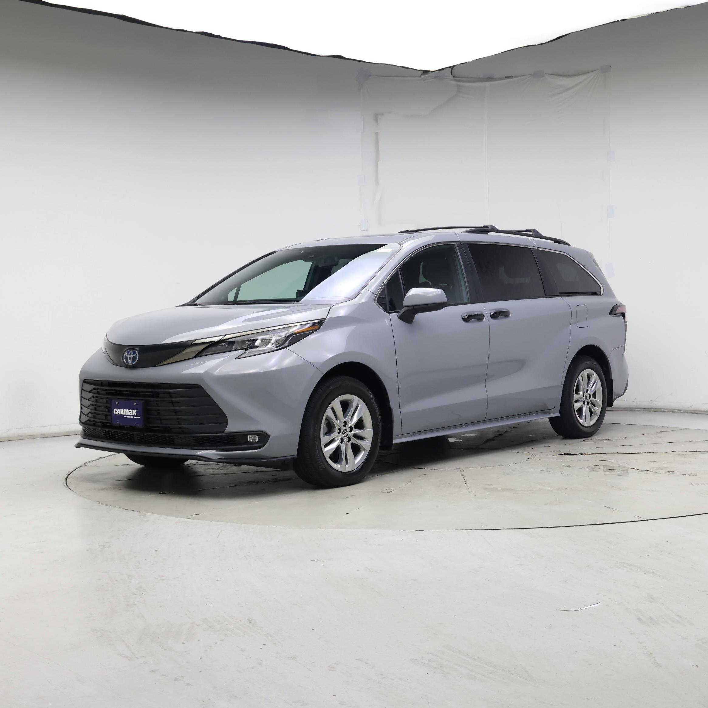 Thumbnail: 2023 Toyota Sienna - 4