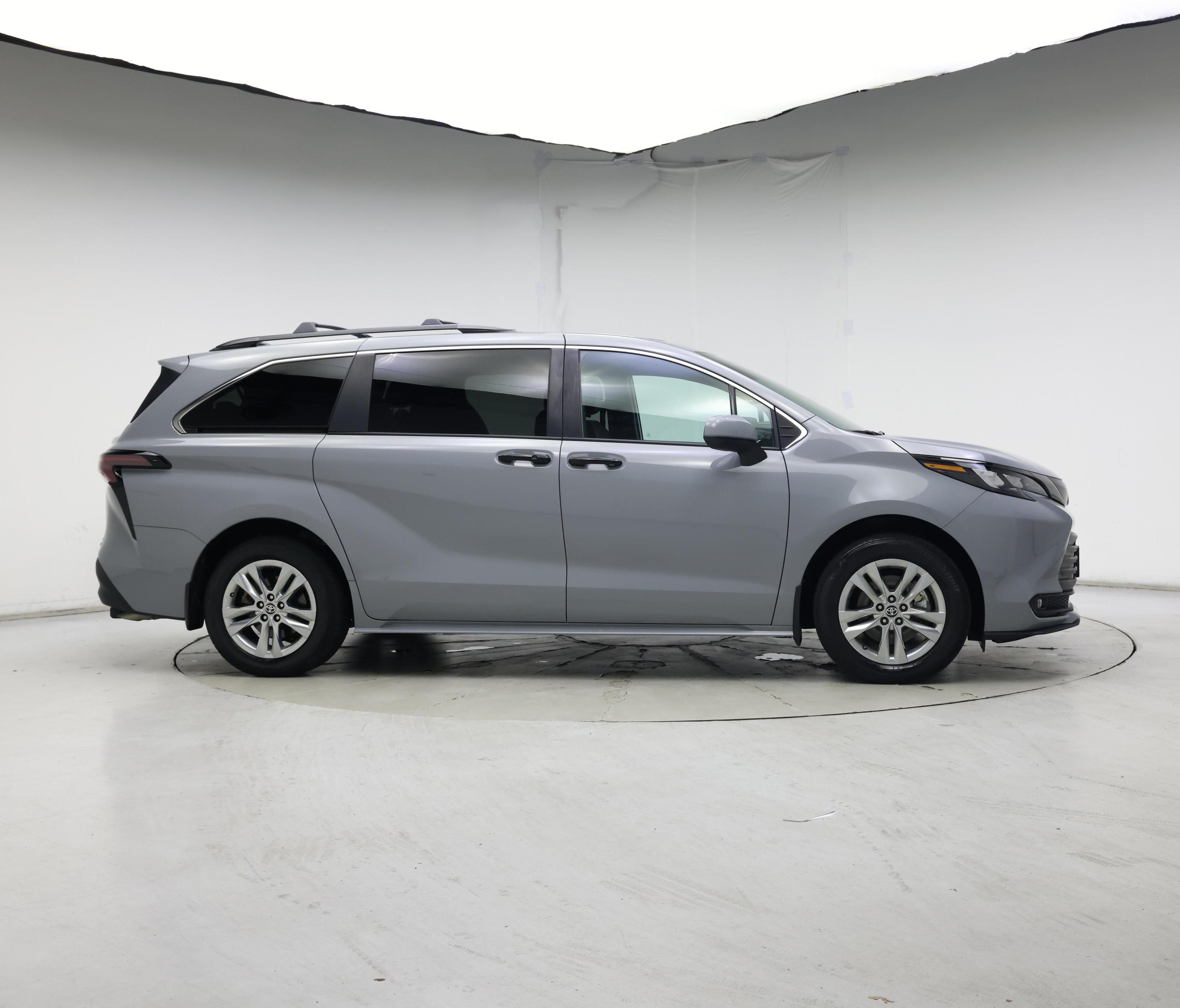 Thumbnail: 2023 Toyota Sienna - 7