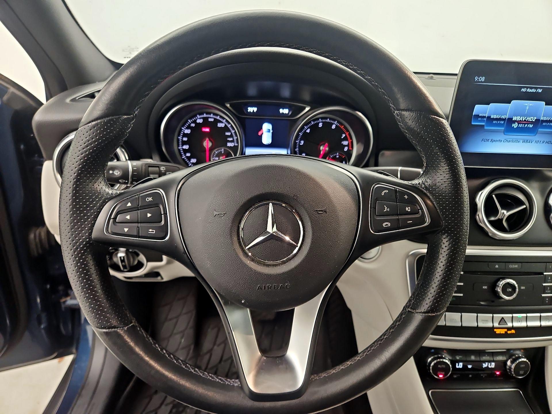 Thumbnail: 2020 Mercedes-Benz GLA - 10