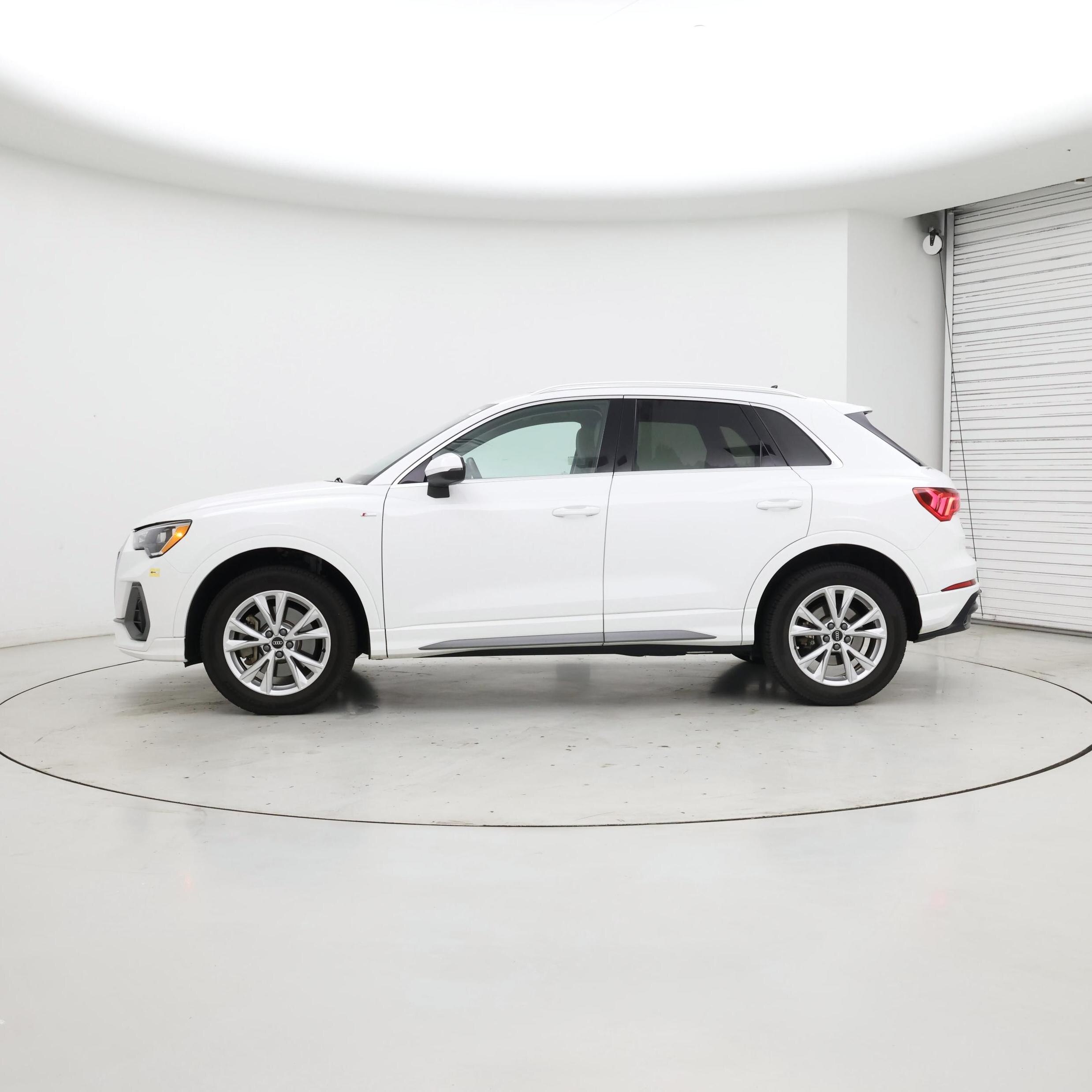 Thumbnail: 2021 Audi Q3 - 3