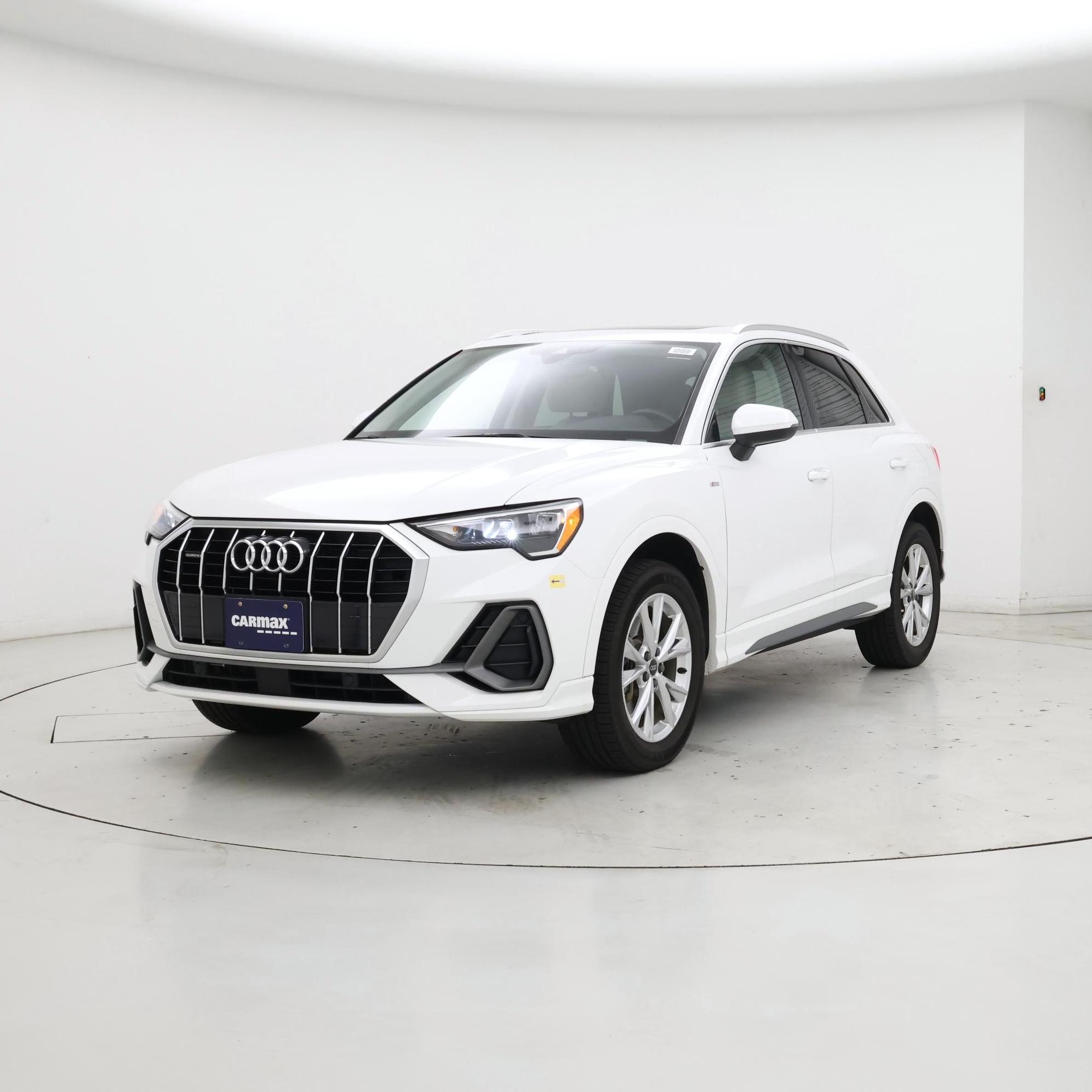Thumbnail: 2021 Audi Q3 - 4
