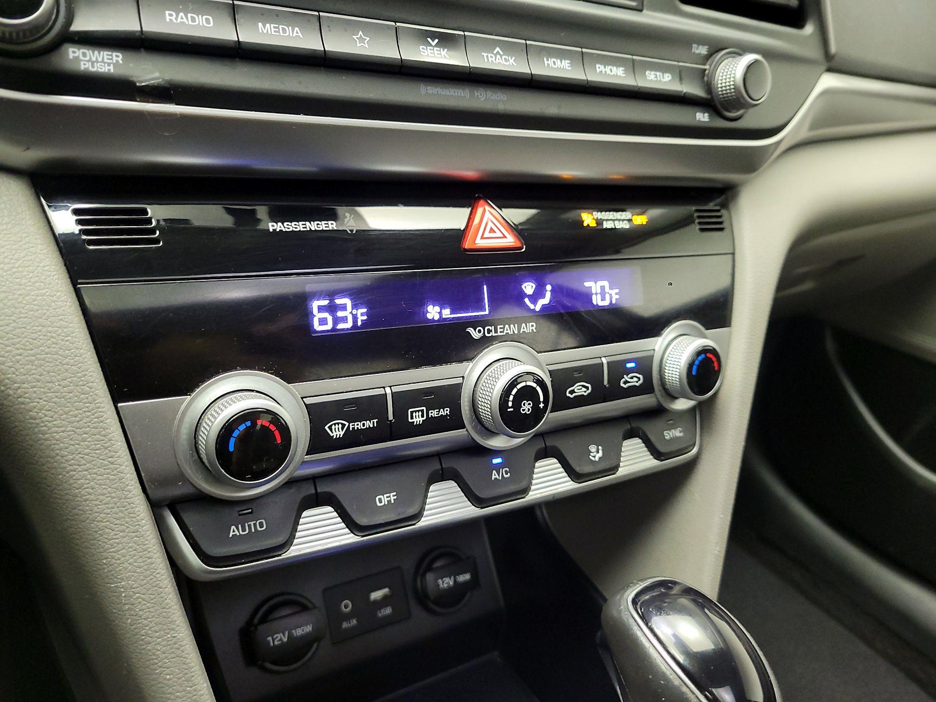 Thumbnail: 2020 Hyundai Elantra - 17