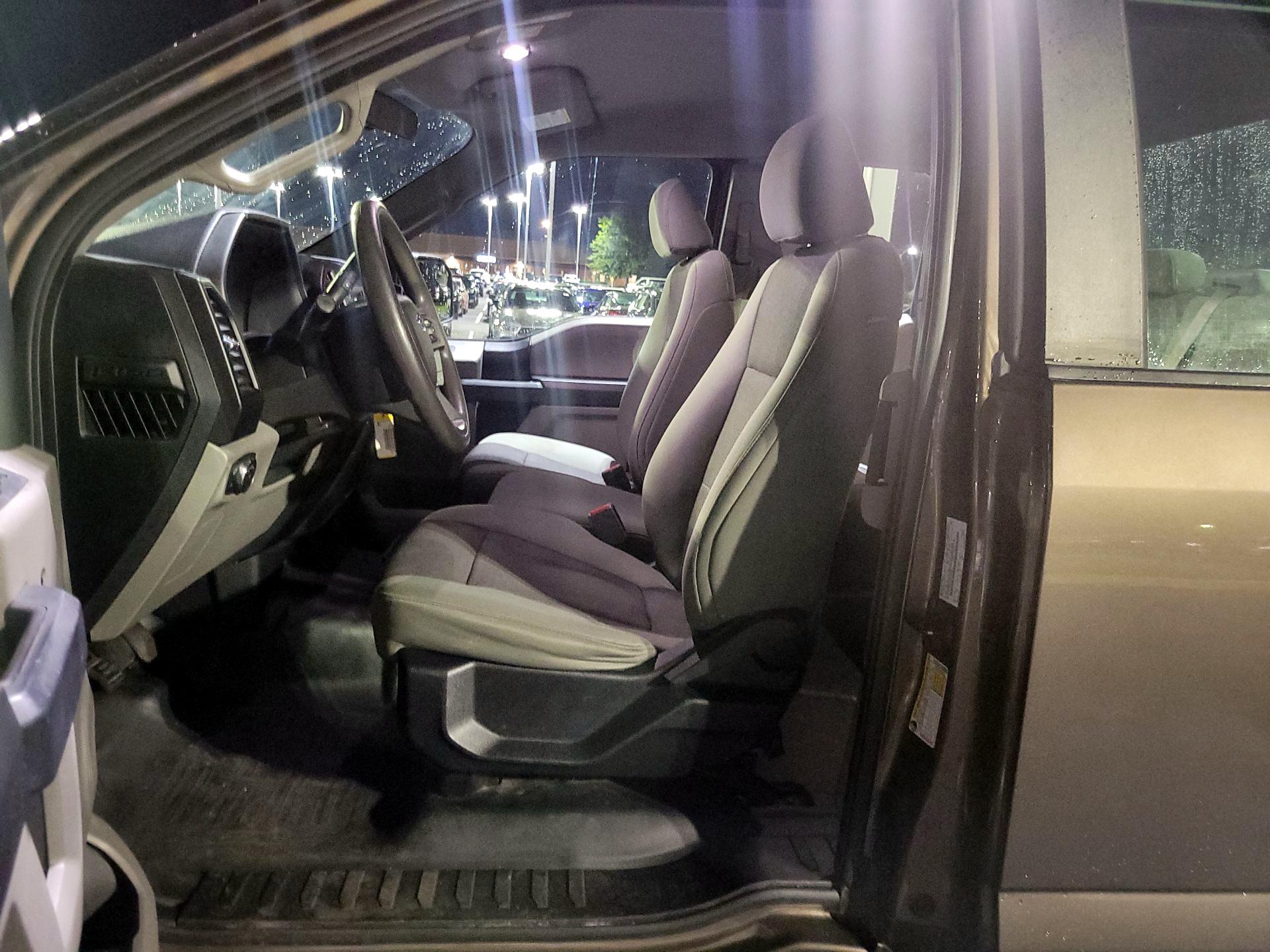 Thumbnail: 2017 Ford F-150 - 9