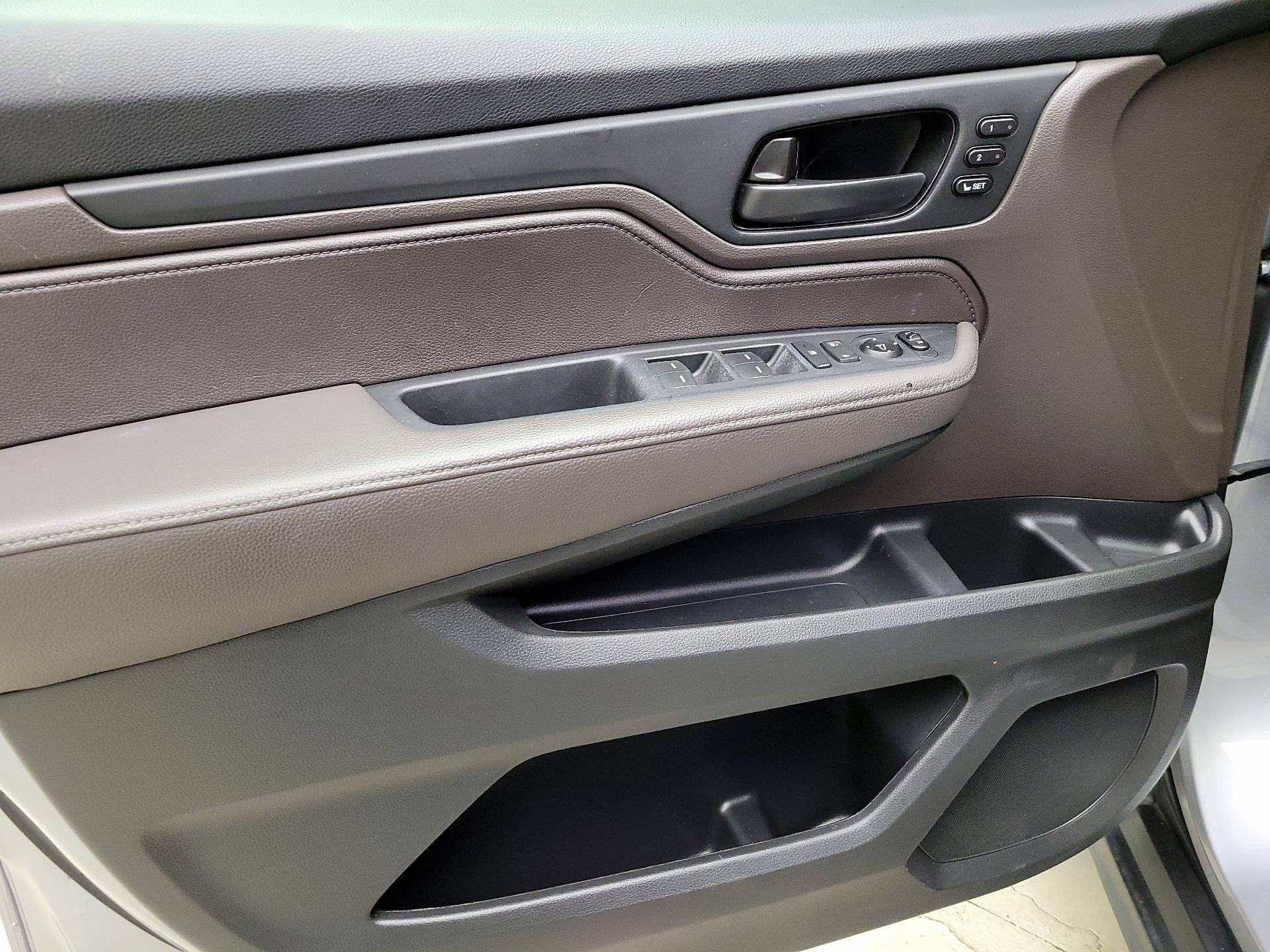 Thumbnail: 2020 Honda Odyssey - 12