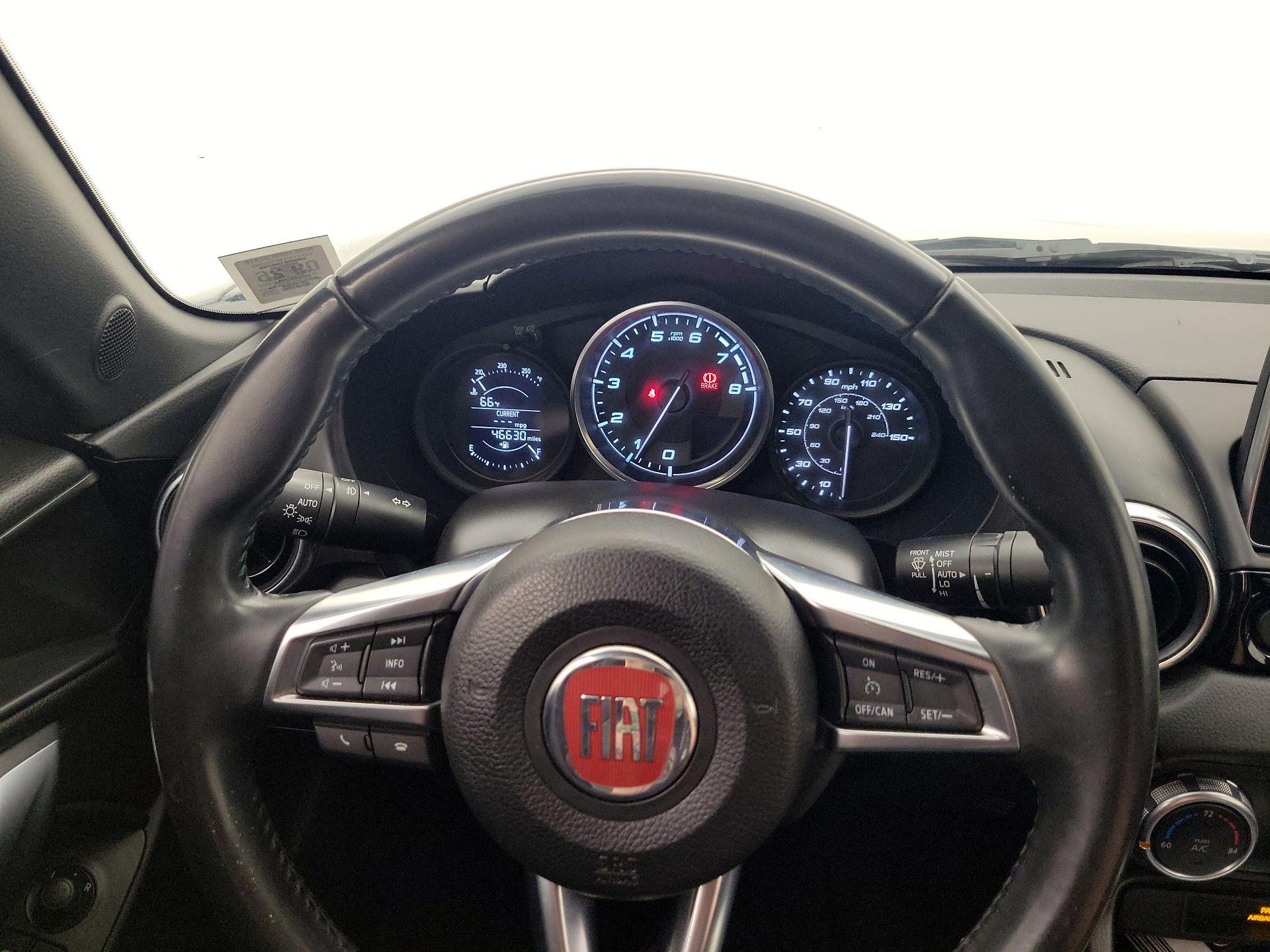 Thumbnail: 2017 Fiat 124 Spider - 10