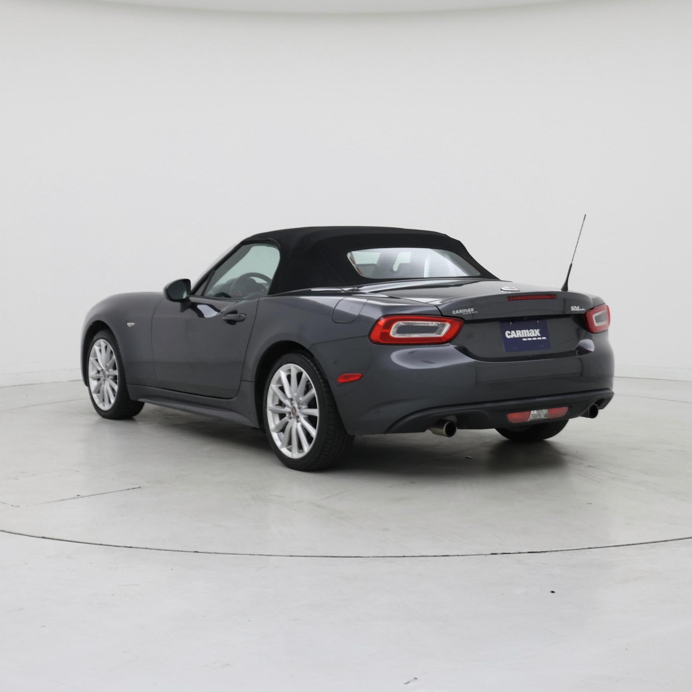 Thumbnail: 2017 Fiat 124 Spider - 2