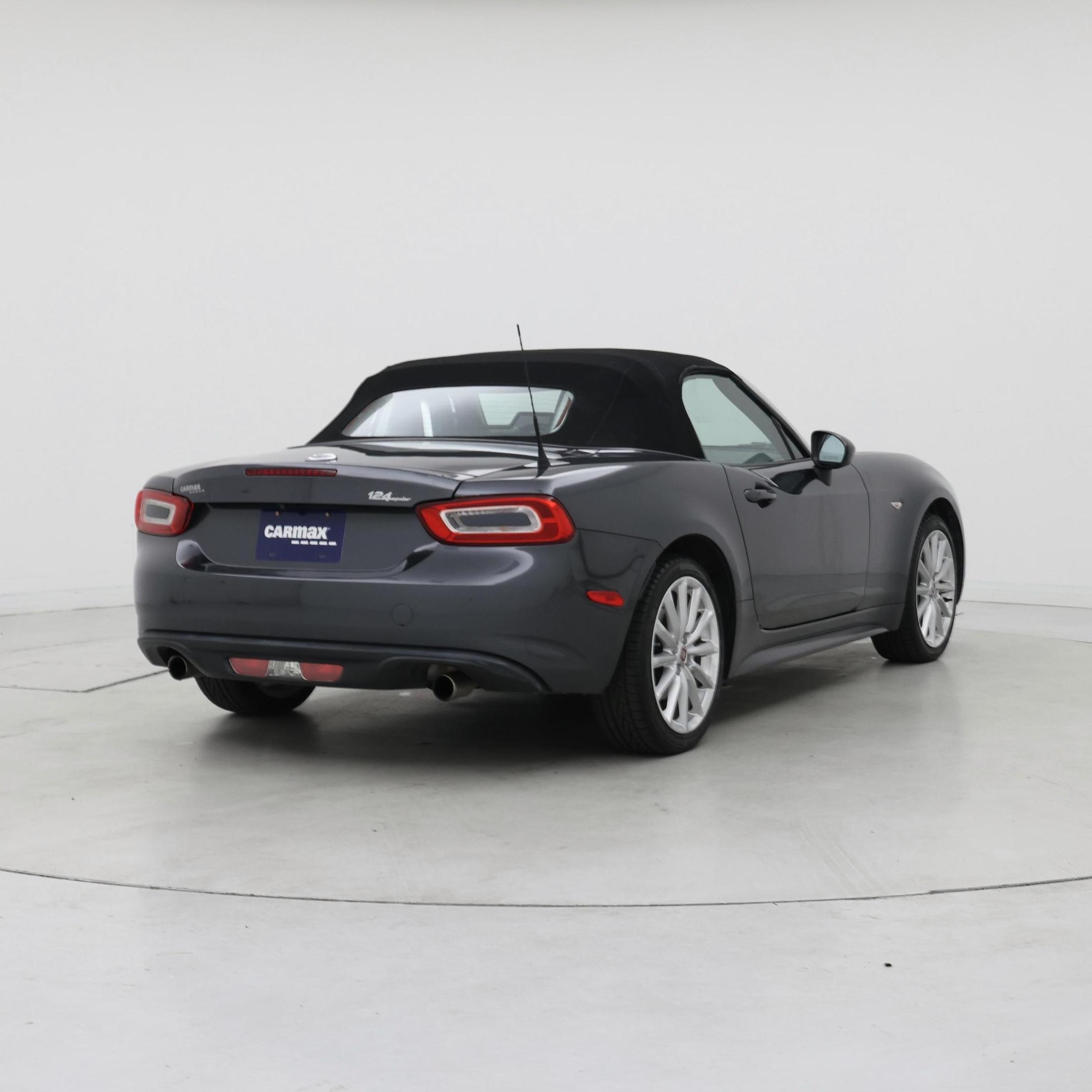 Thumbnail: 2017 Fiat 124 Spider - 8