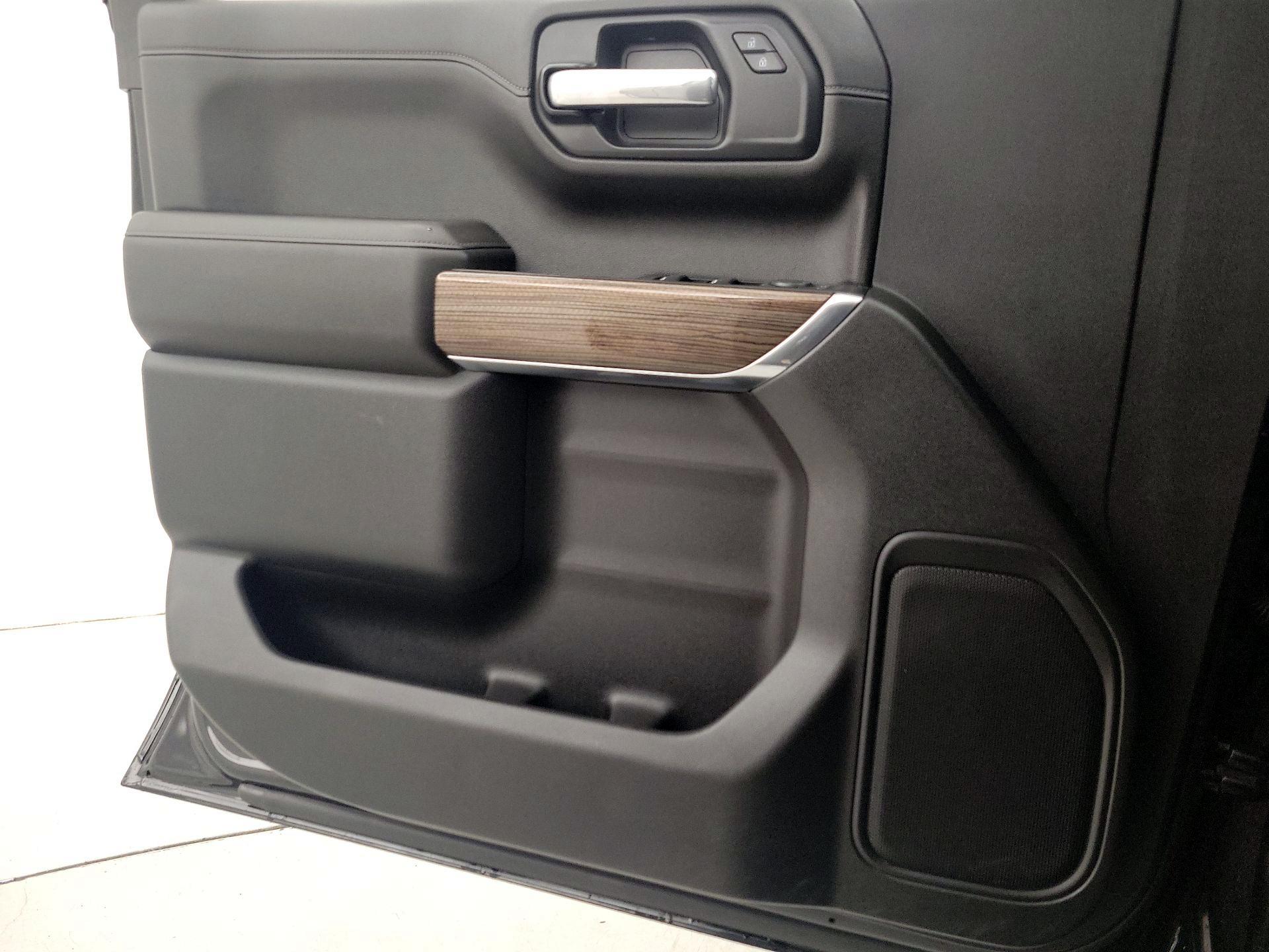 Thumbnail: 2019 Chevrolet Silverado 1500 - 12