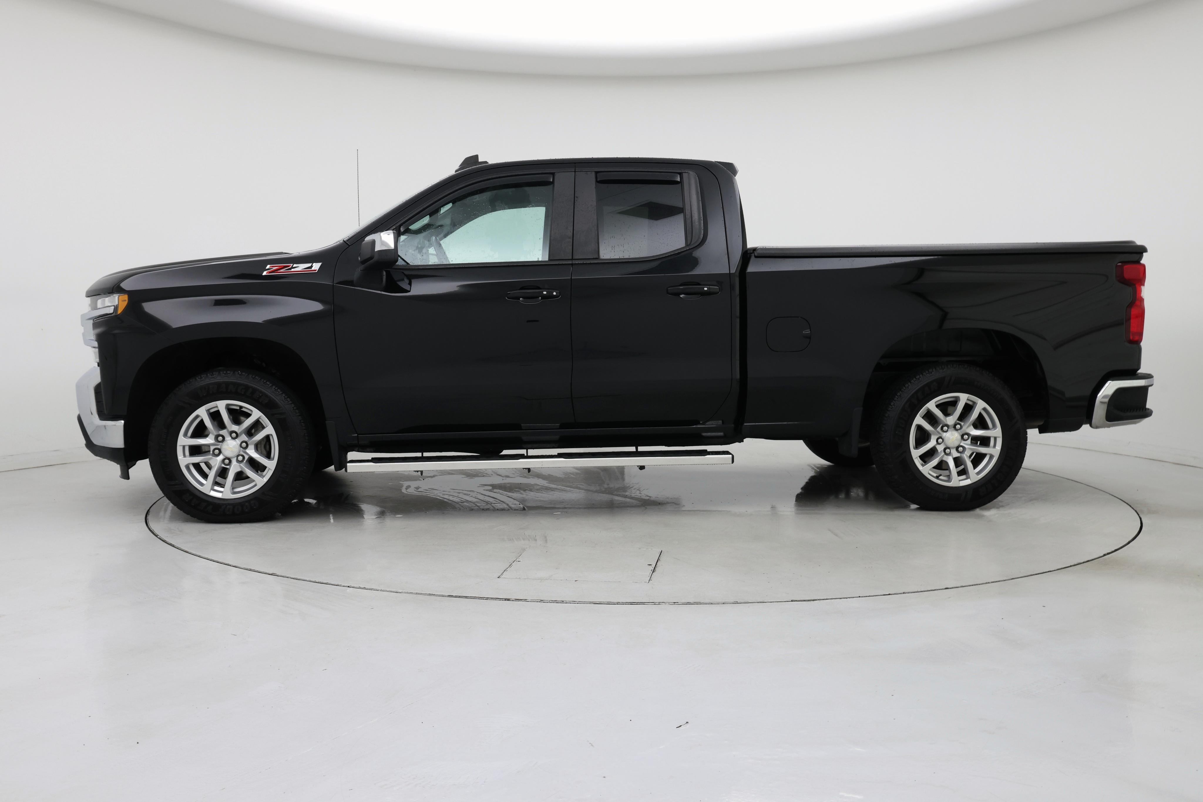 Thumbnail: 2019 Chevrolet Silverado 1500 - 3
