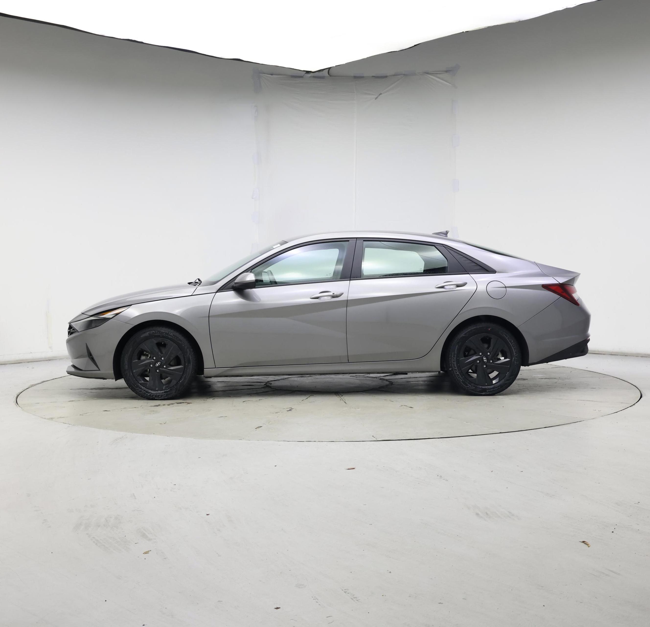 Thumbnail: 2023 Hyundai Elantra - 3