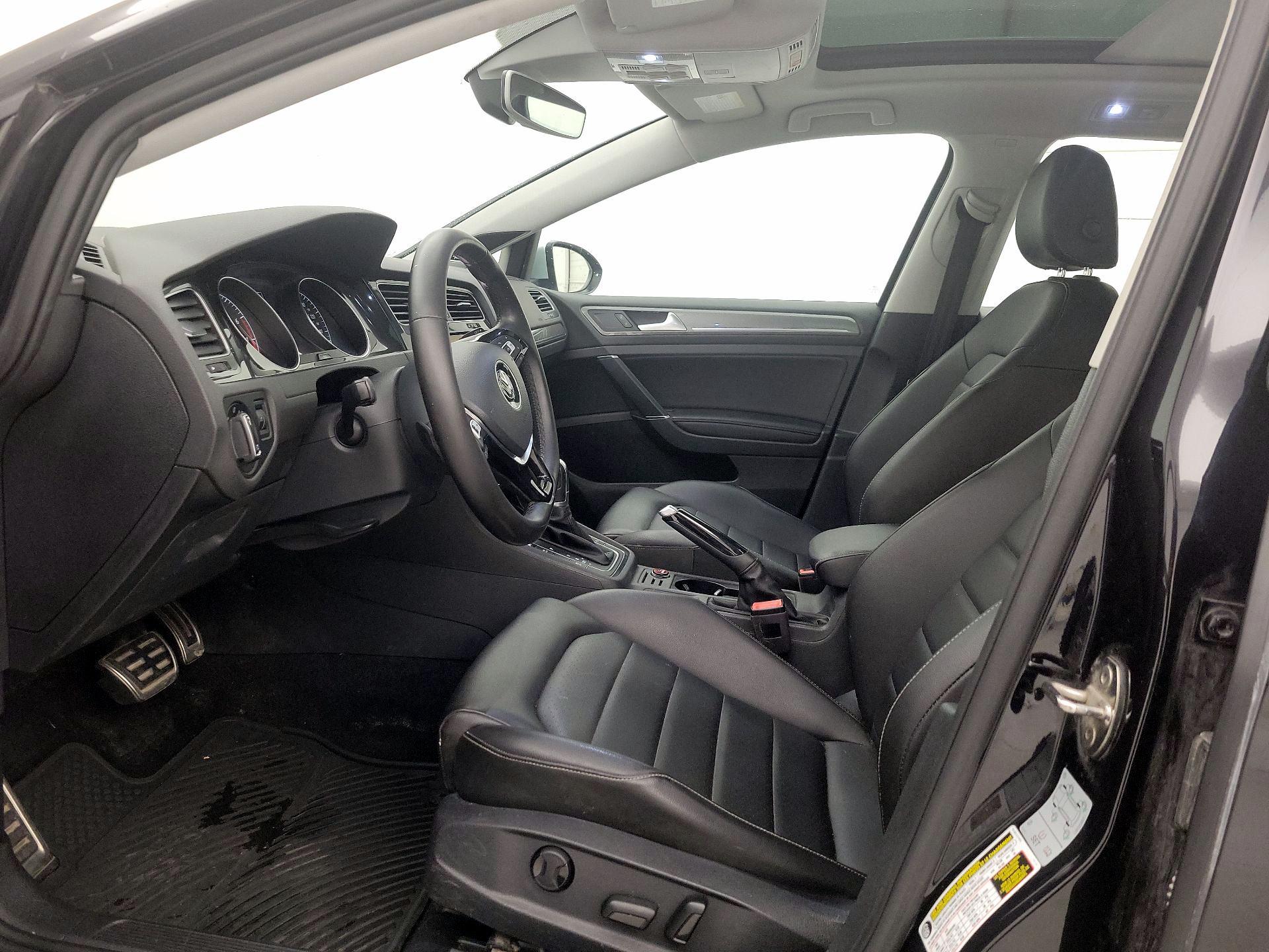 Thumbnail: 2018 Volkswagen Golf - 11