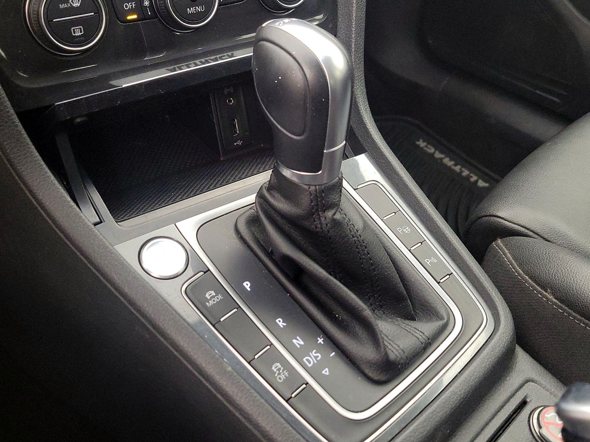 Thumbnail: 2018 Volkswagen Golf - 18