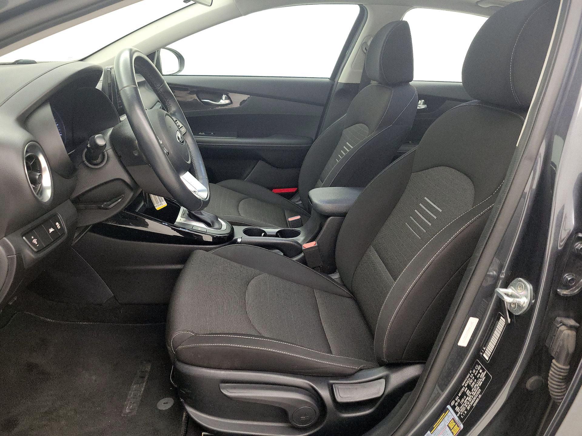 Thumbnail: 2019 Kia Forte - 11