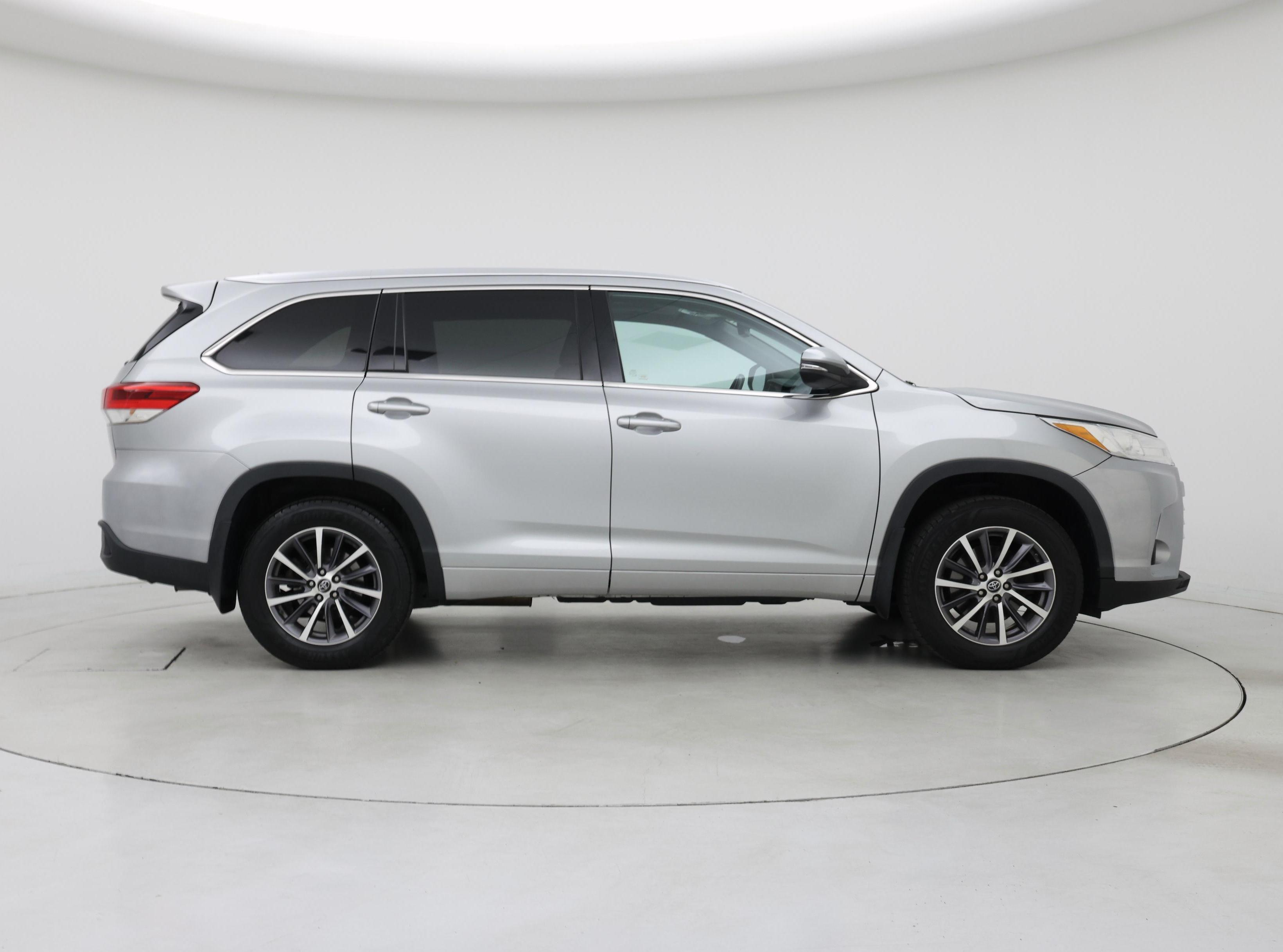 Thumbnail: 2018 Toyota Highlander - 7