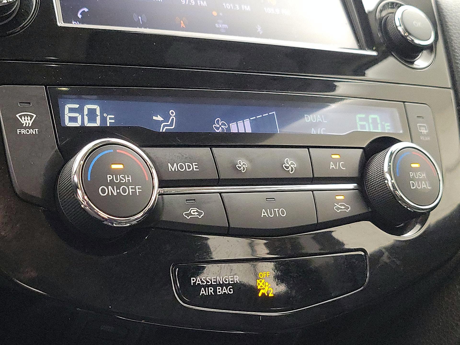 Thumbnail: 2019 Nissan Rogue Sport - 17