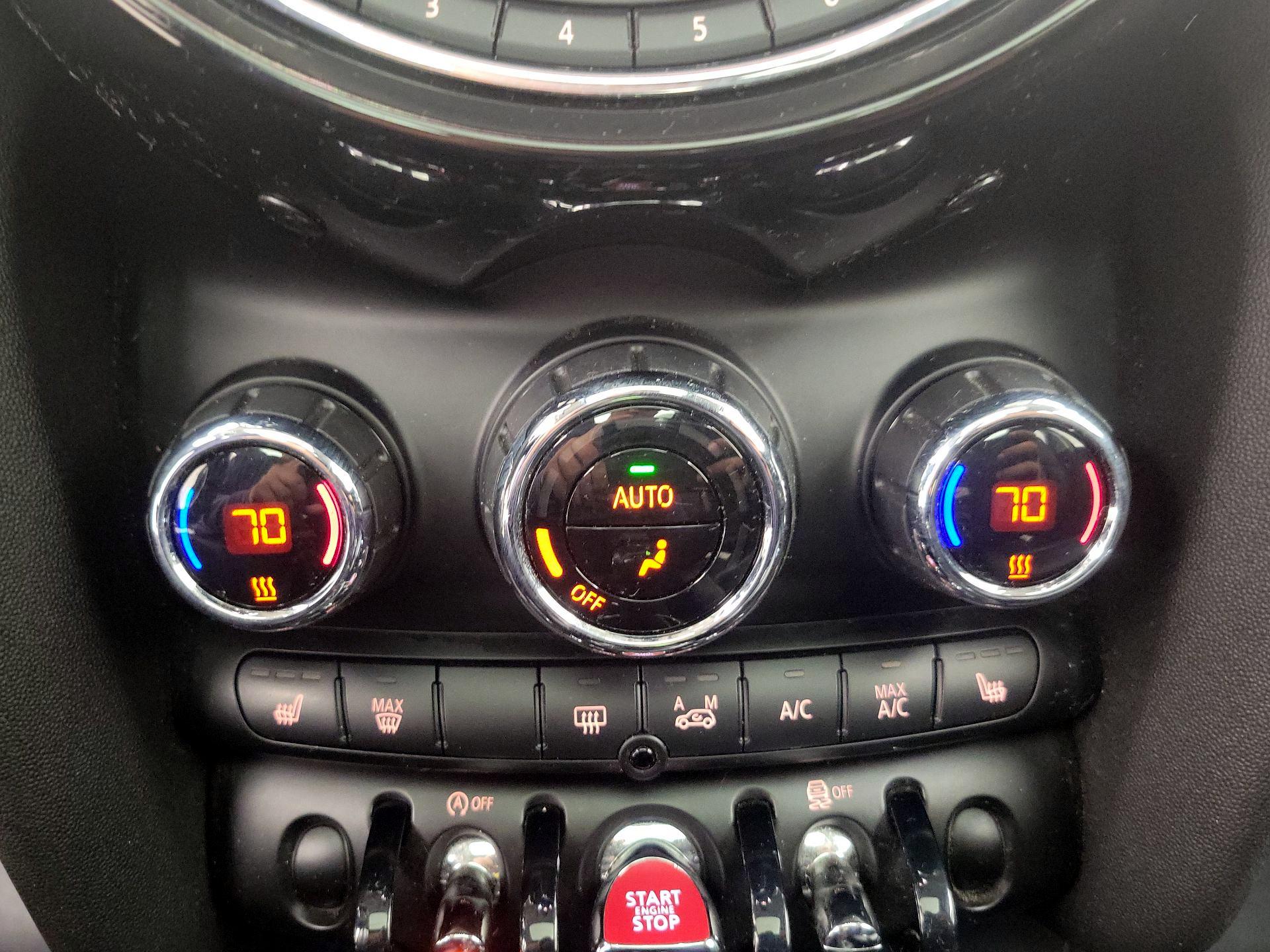 Thumbnail: 2016 MINI Cooper Hardtop - 15