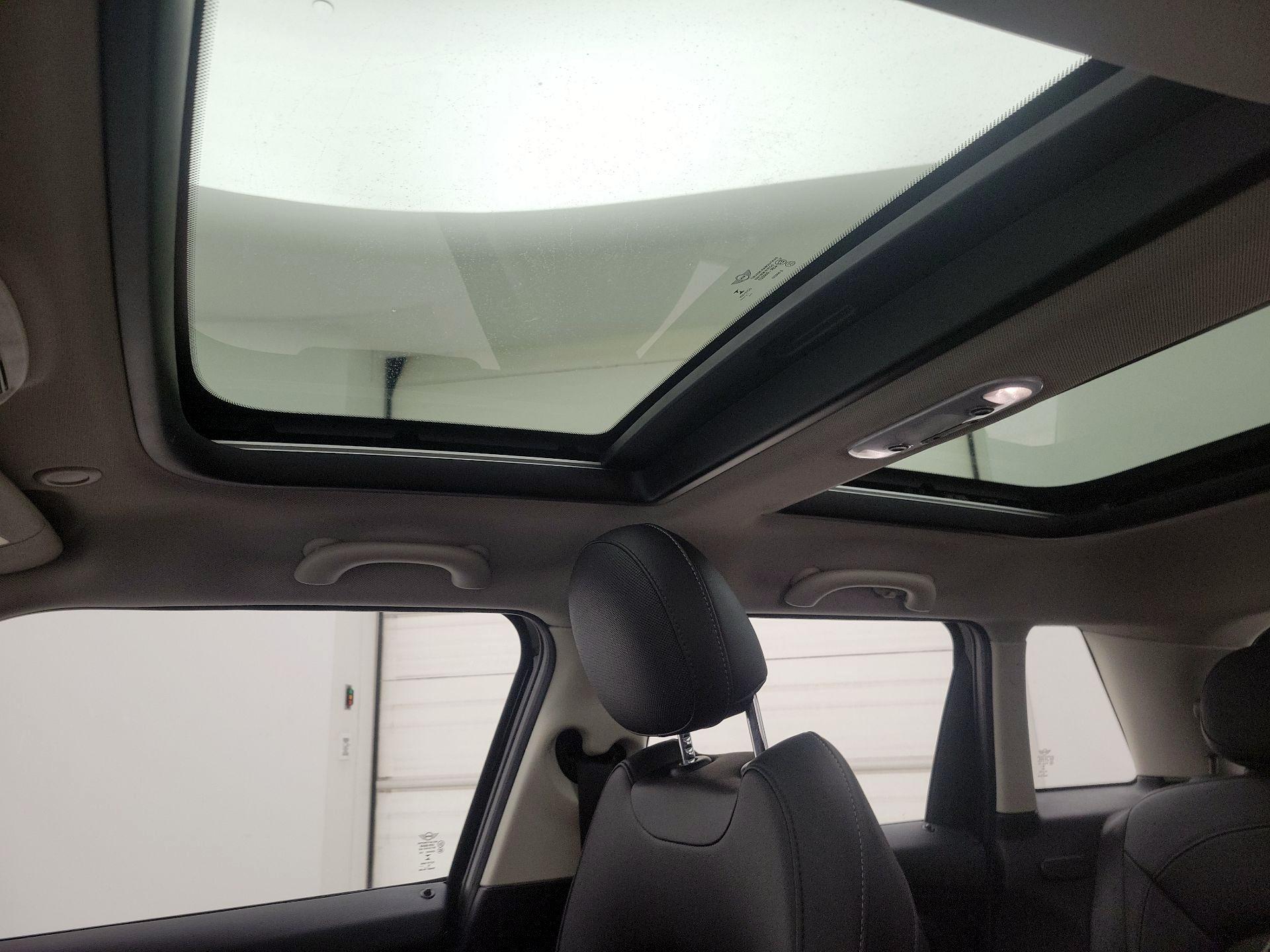 Thumbnail: 2016 MINI Cooper Hardtop - 18
