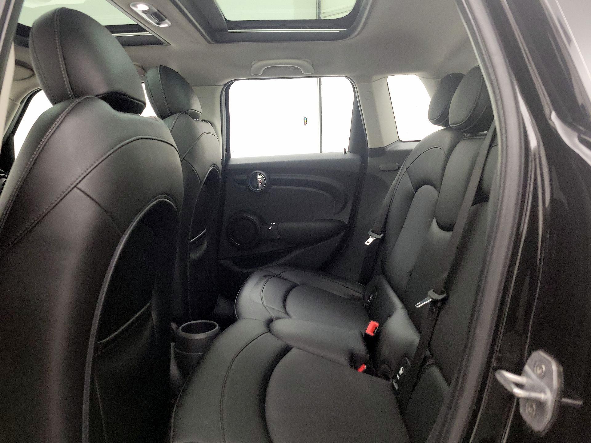 Thumbnail: 2016 MINI Cooper Hardtop - 19