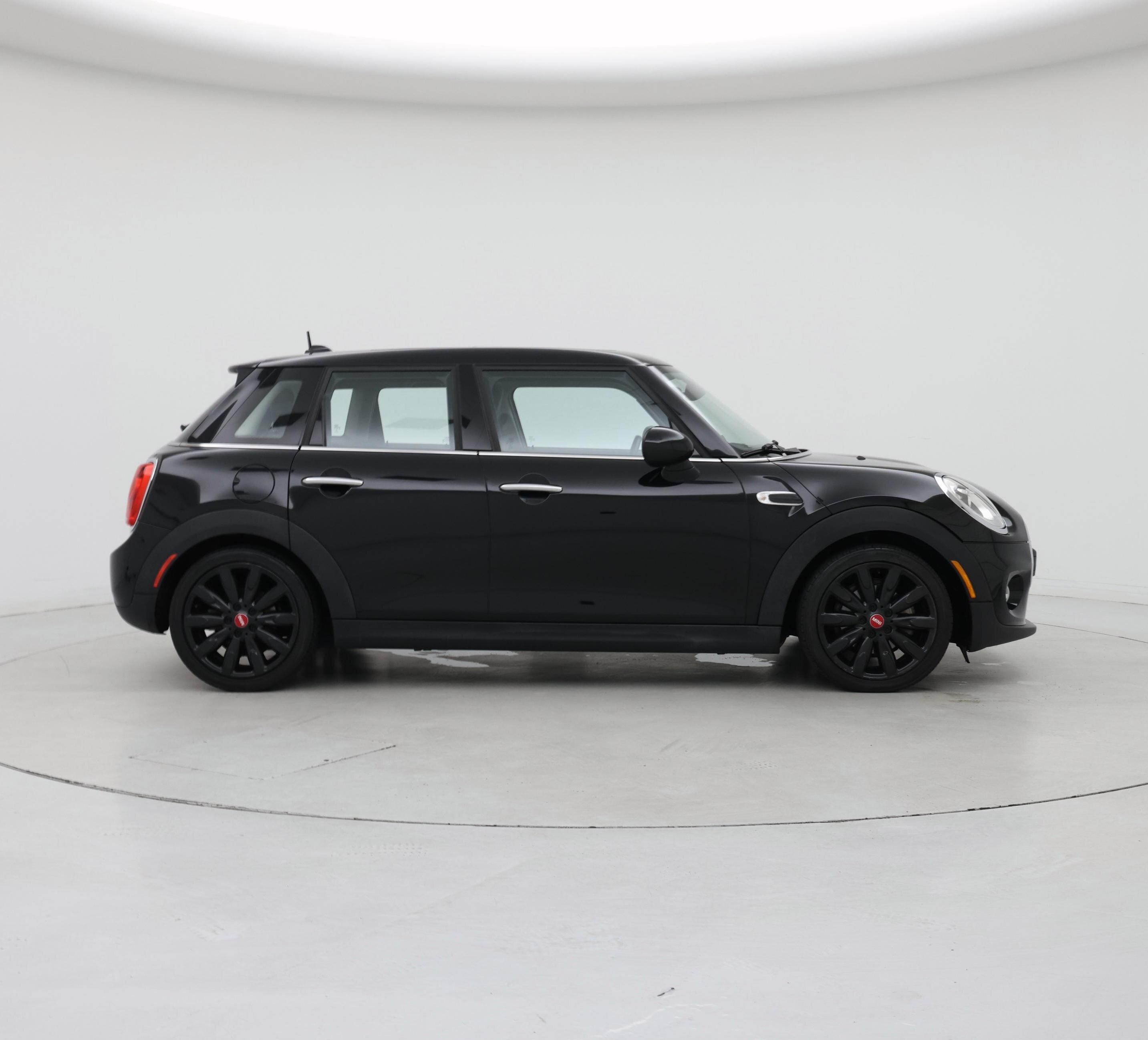 Thumbnail: 2016 MINI Cooper Hardtop - 7
