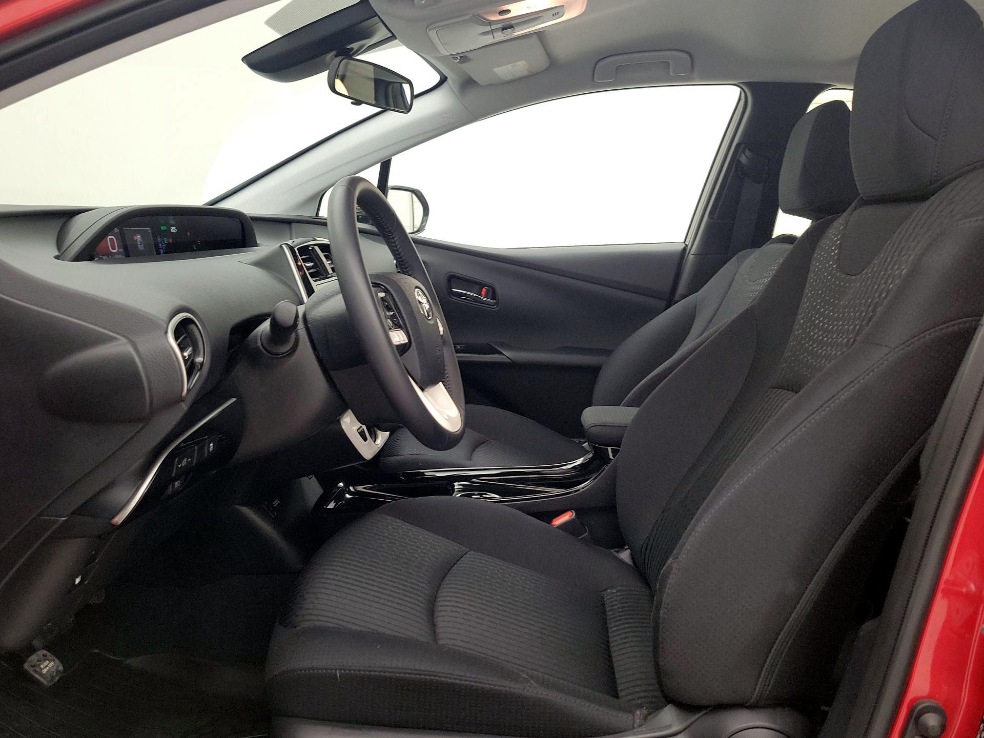 Thumbnail: 2018 Toyota Prius Prime - 11