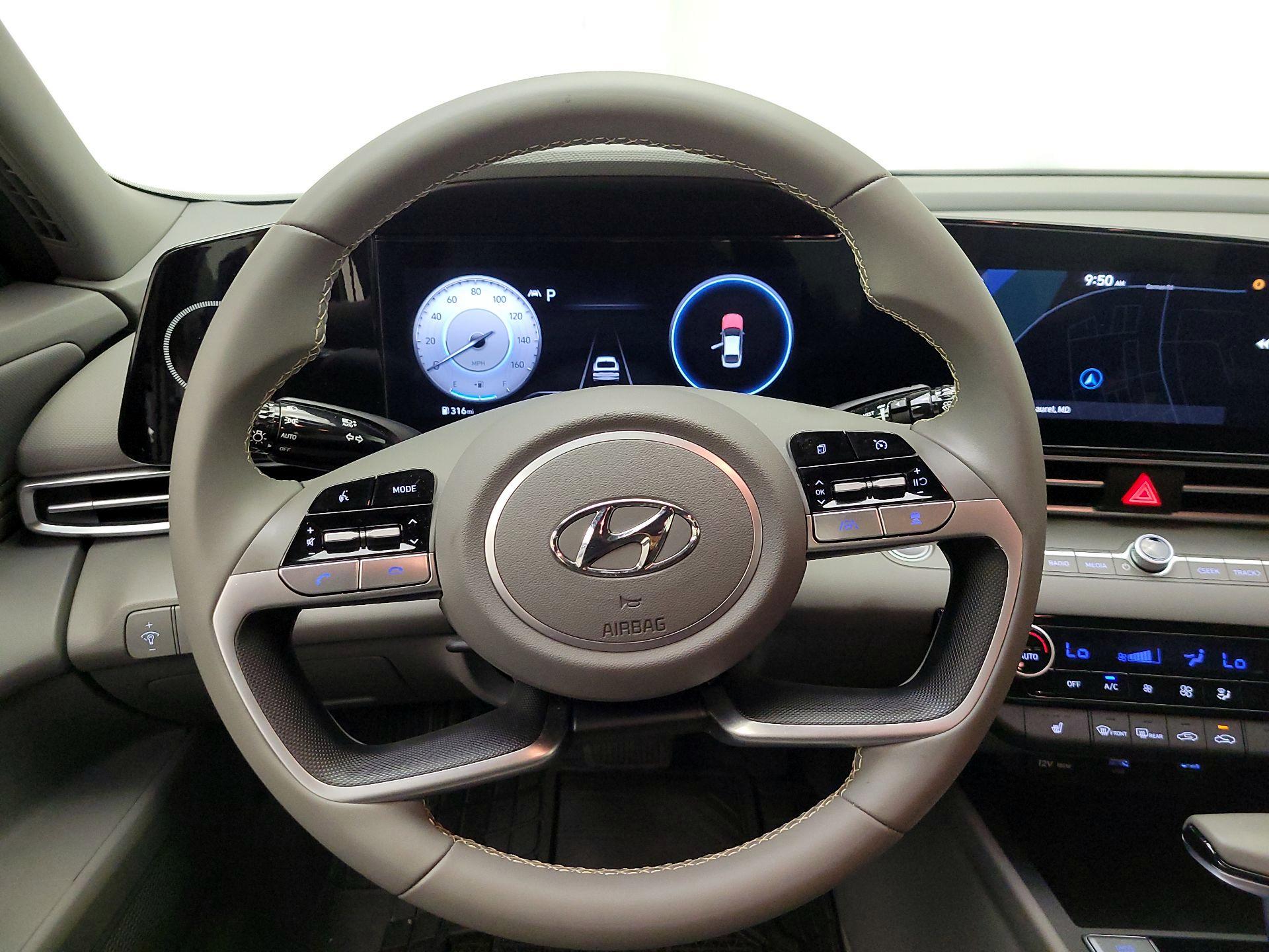 Thumbnail: 2023 Hyundai Elantra - 10