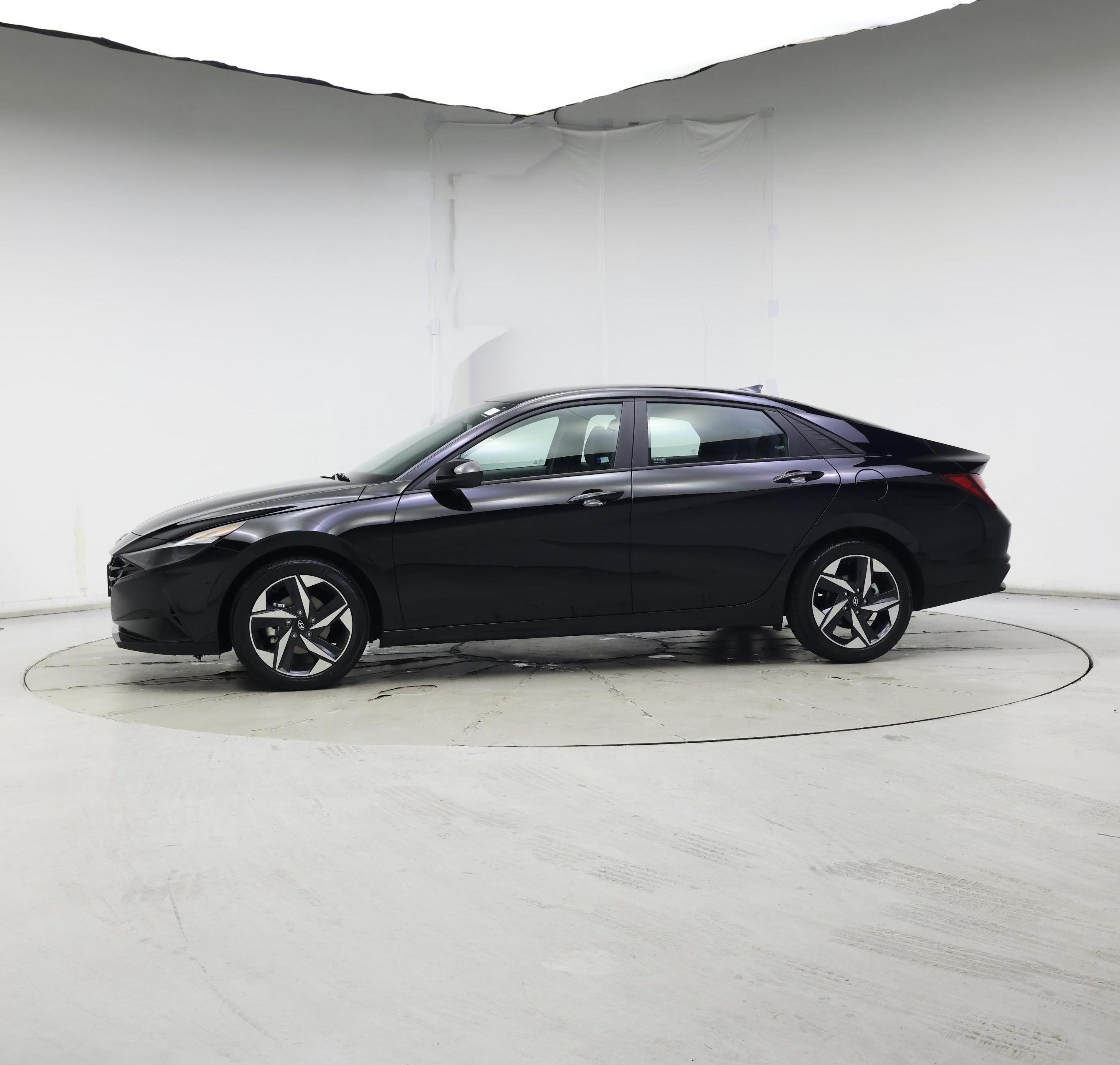 Thumbnail: 2023 Hyundai Elantra - 3