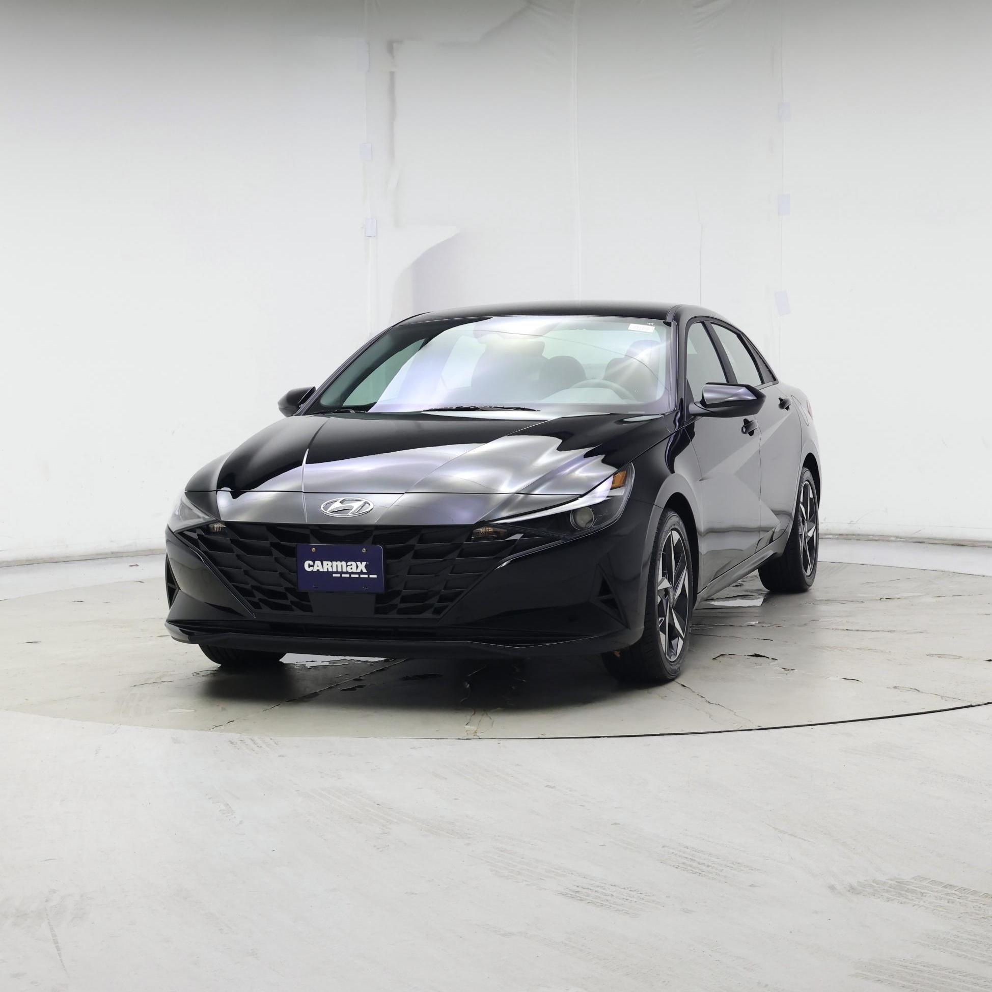 Thumbnail: 2023 Hyundai Elantra - 4