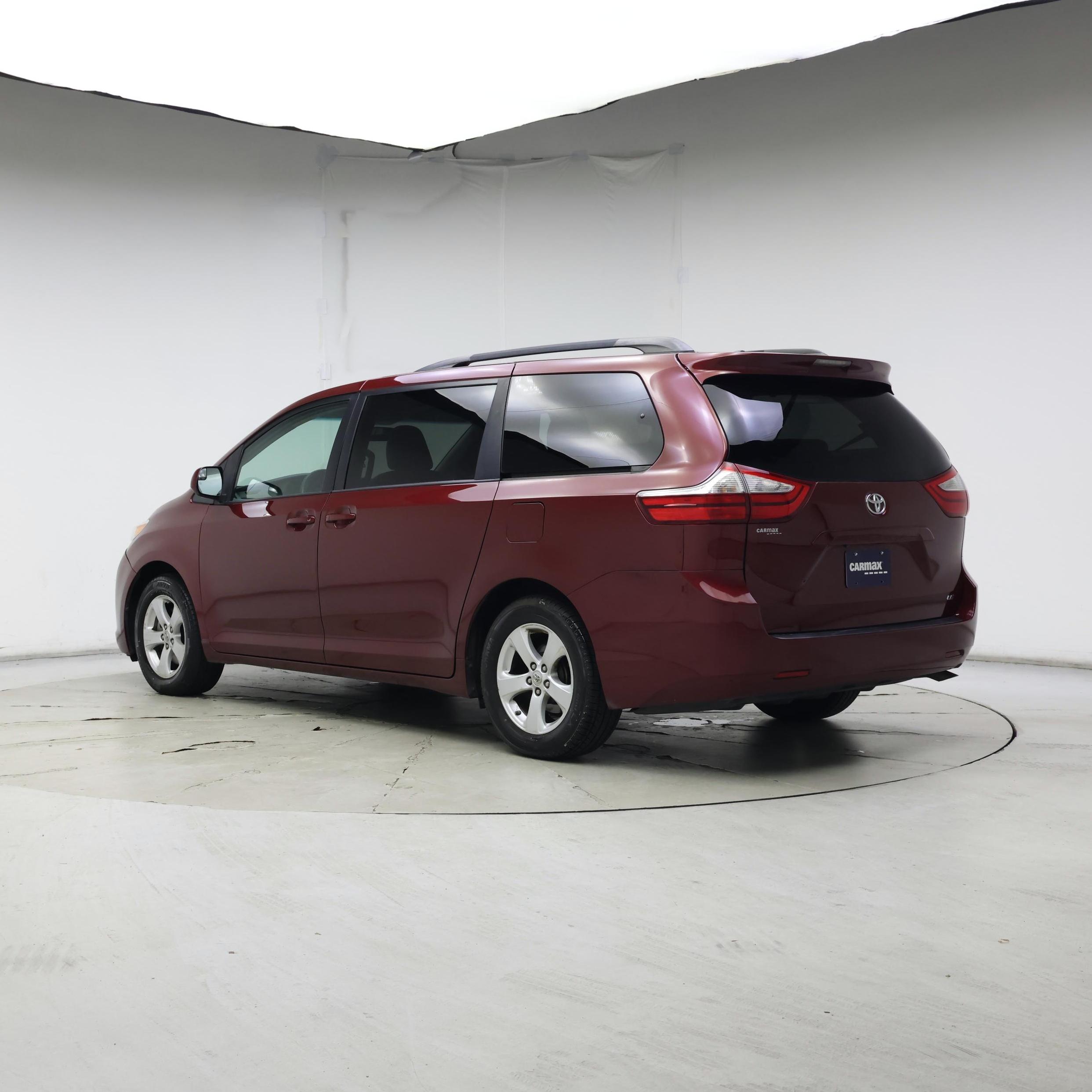 Thumbnail: 2015 Toyota Sienna - 2